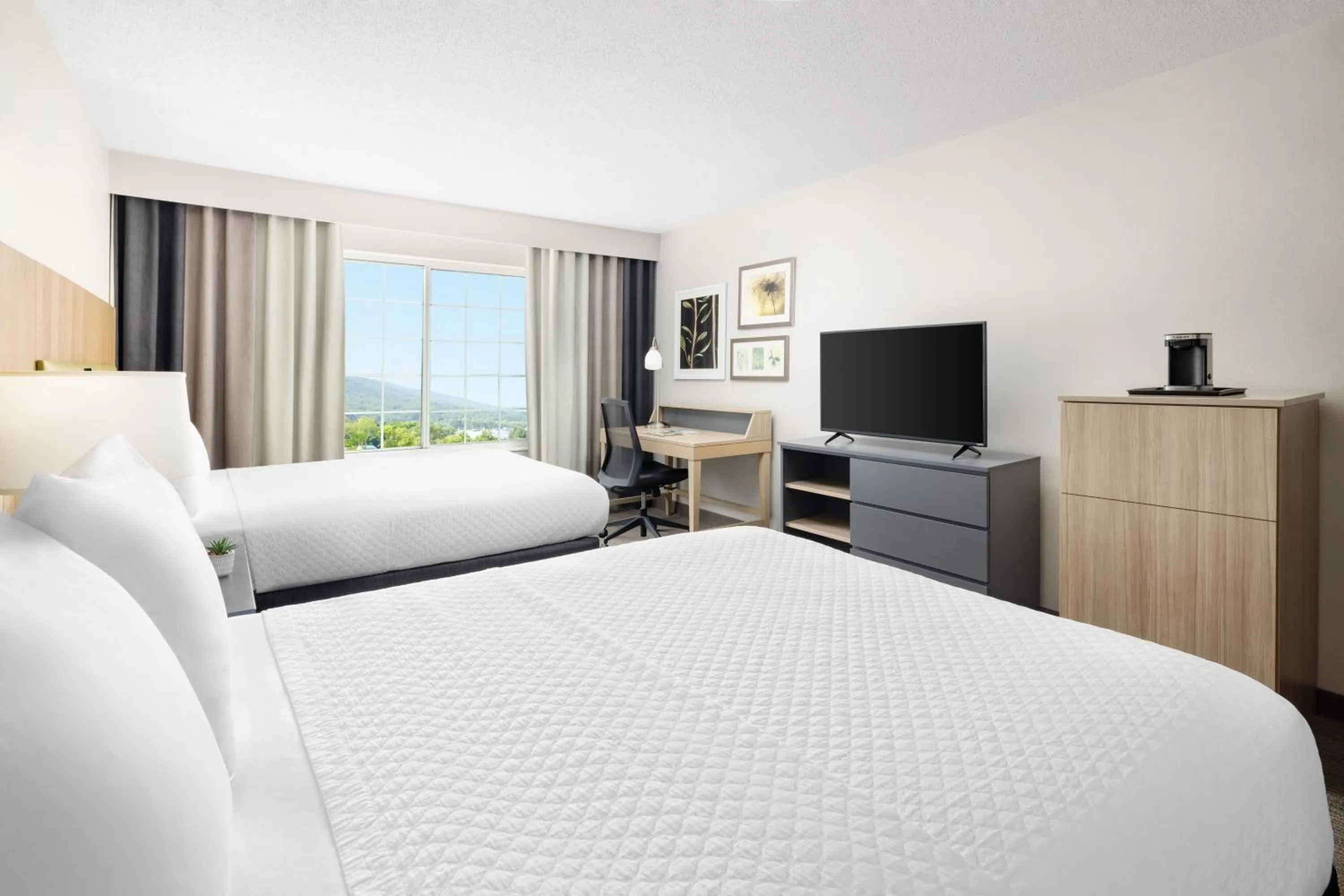 Queen Room with Two Queen Beds - Disability Access/Non-Smoking in Country Inn & Suites by Radisson, Big Flats (Elmira), NY