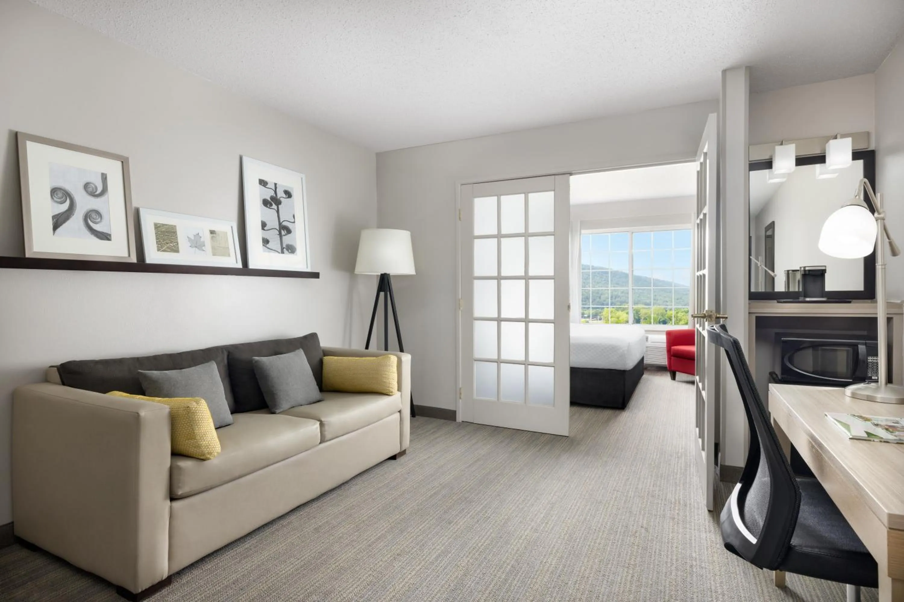 King Suite in Country Inn & Suites by Radisson, Big Flats (Elmira), NY