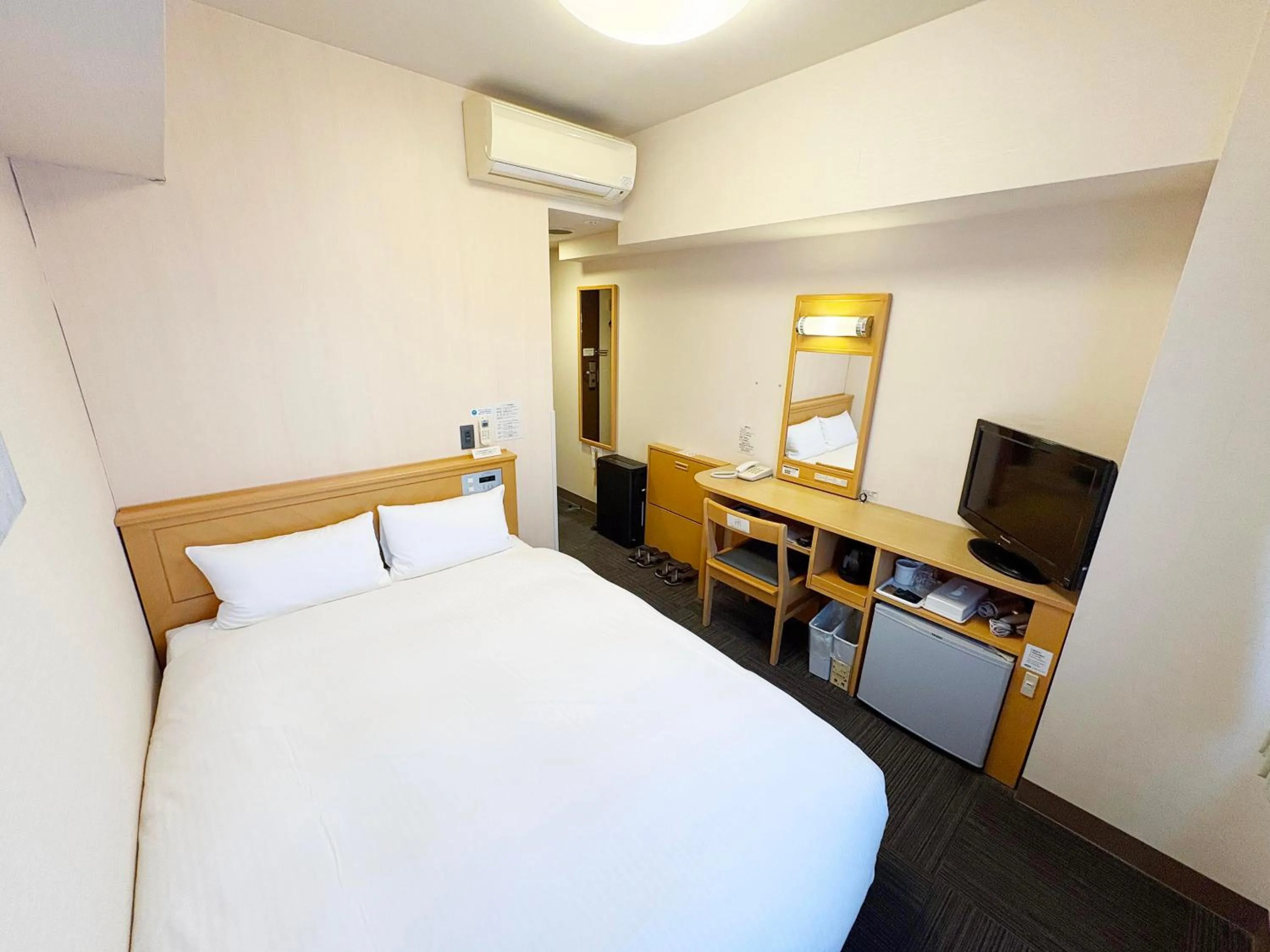 Semi Double Room - Non-Smoking  in Hotel Route-Inn Sakata
