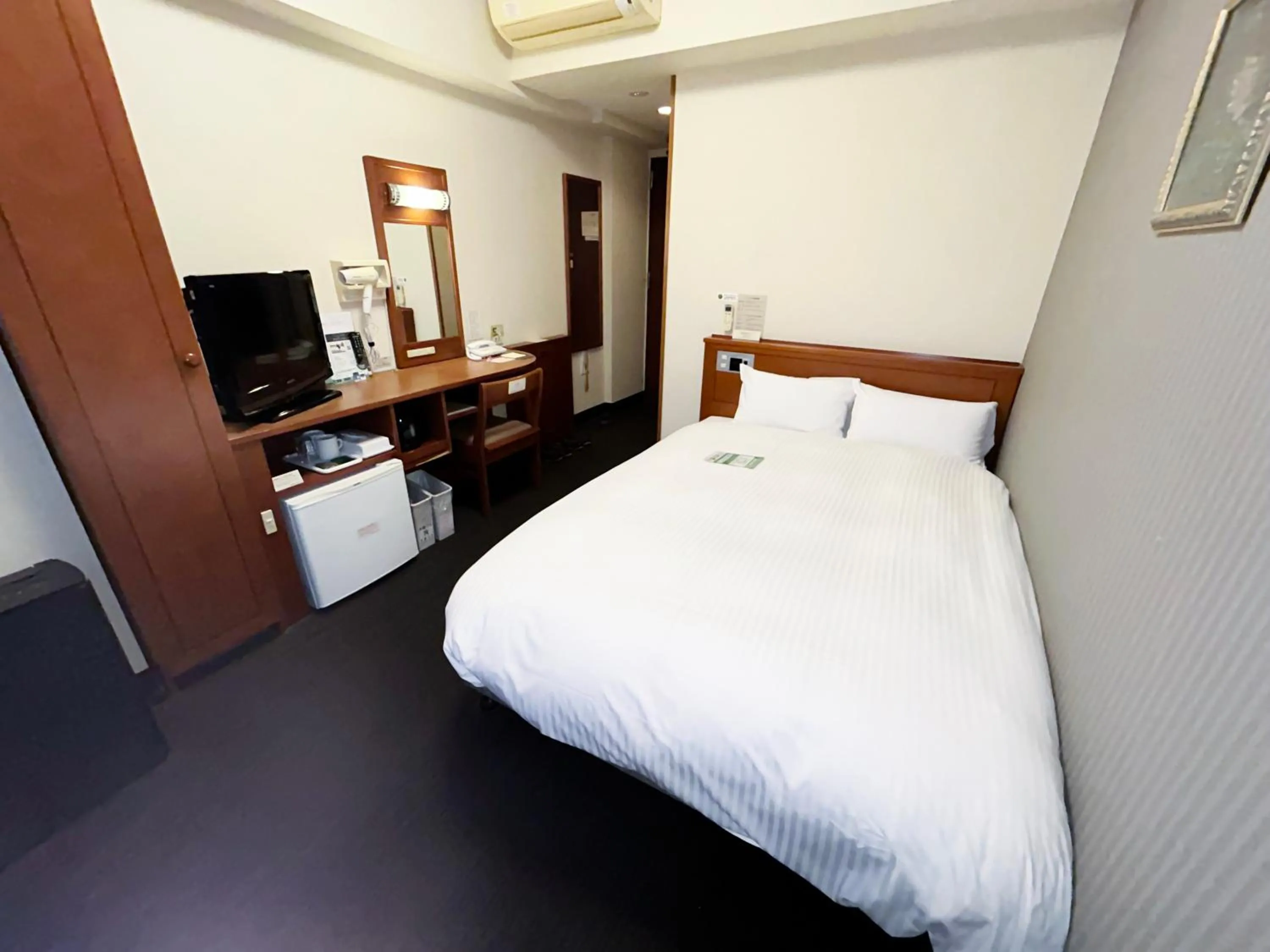 Double Room with Small Double Bed - Non-Smoking in Hotel Route-Inn Tosu Ekimae