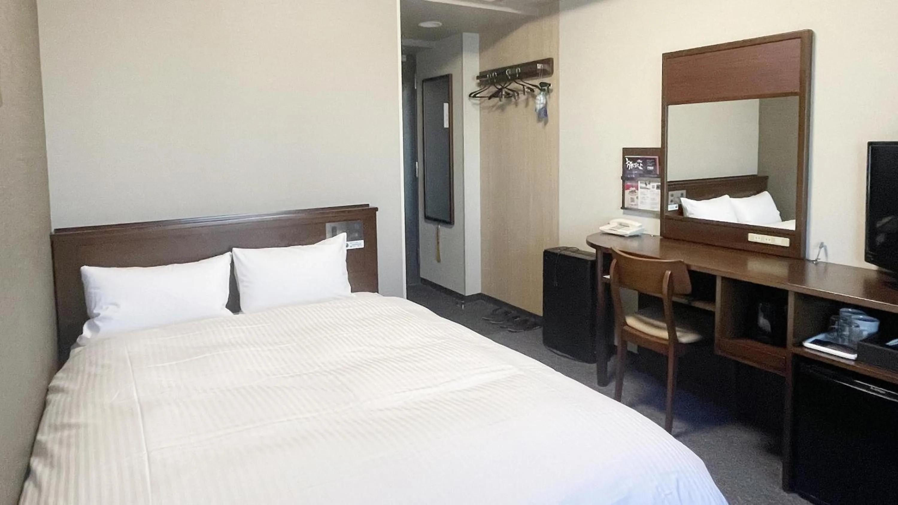 Double Room with Small Double Bed - Non-Smoking in Hotel Route-Inn Mitsukaido Ekimae