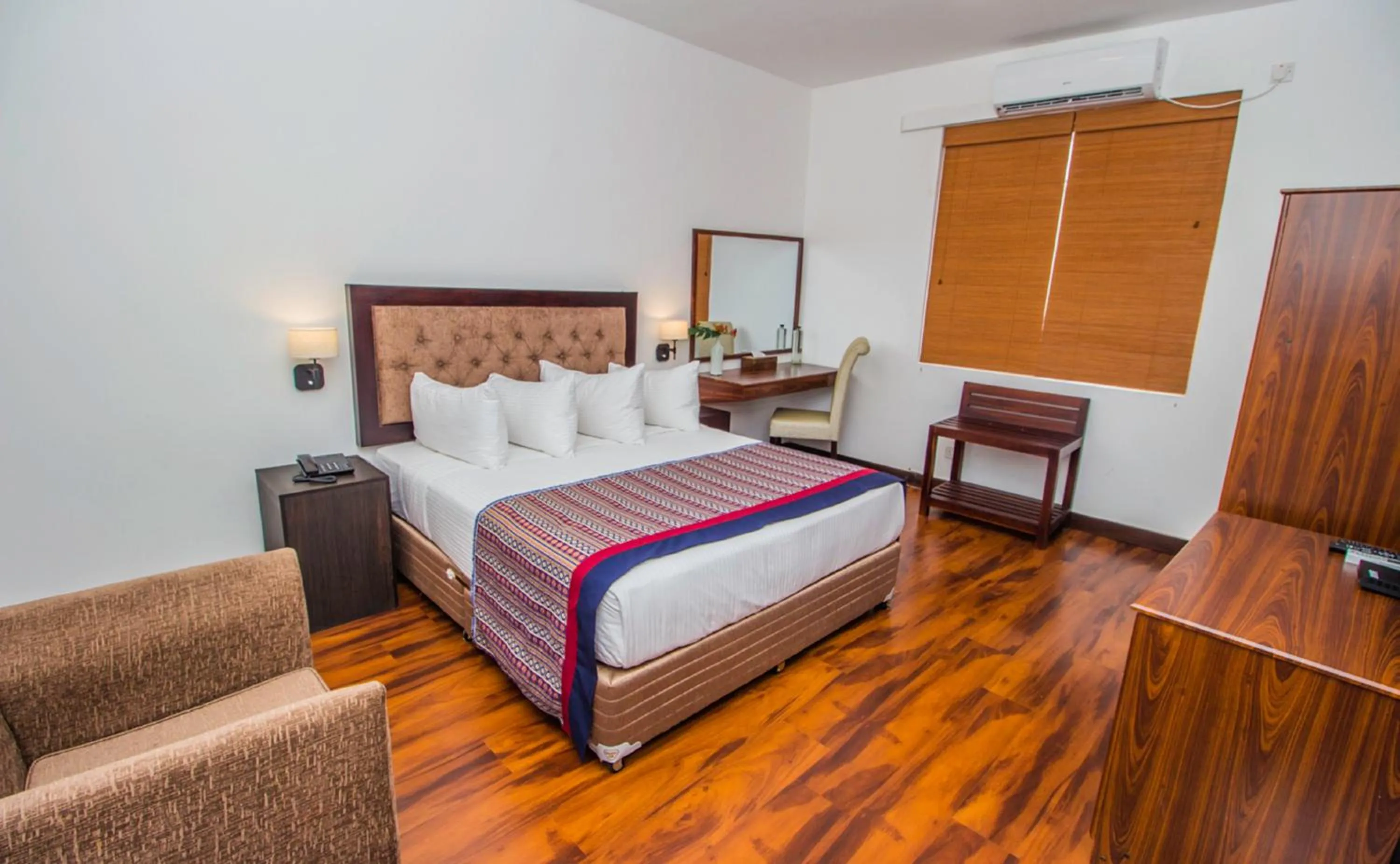 Deluxe Room - single occupancy in Pearl Royal Hotel, Colombo