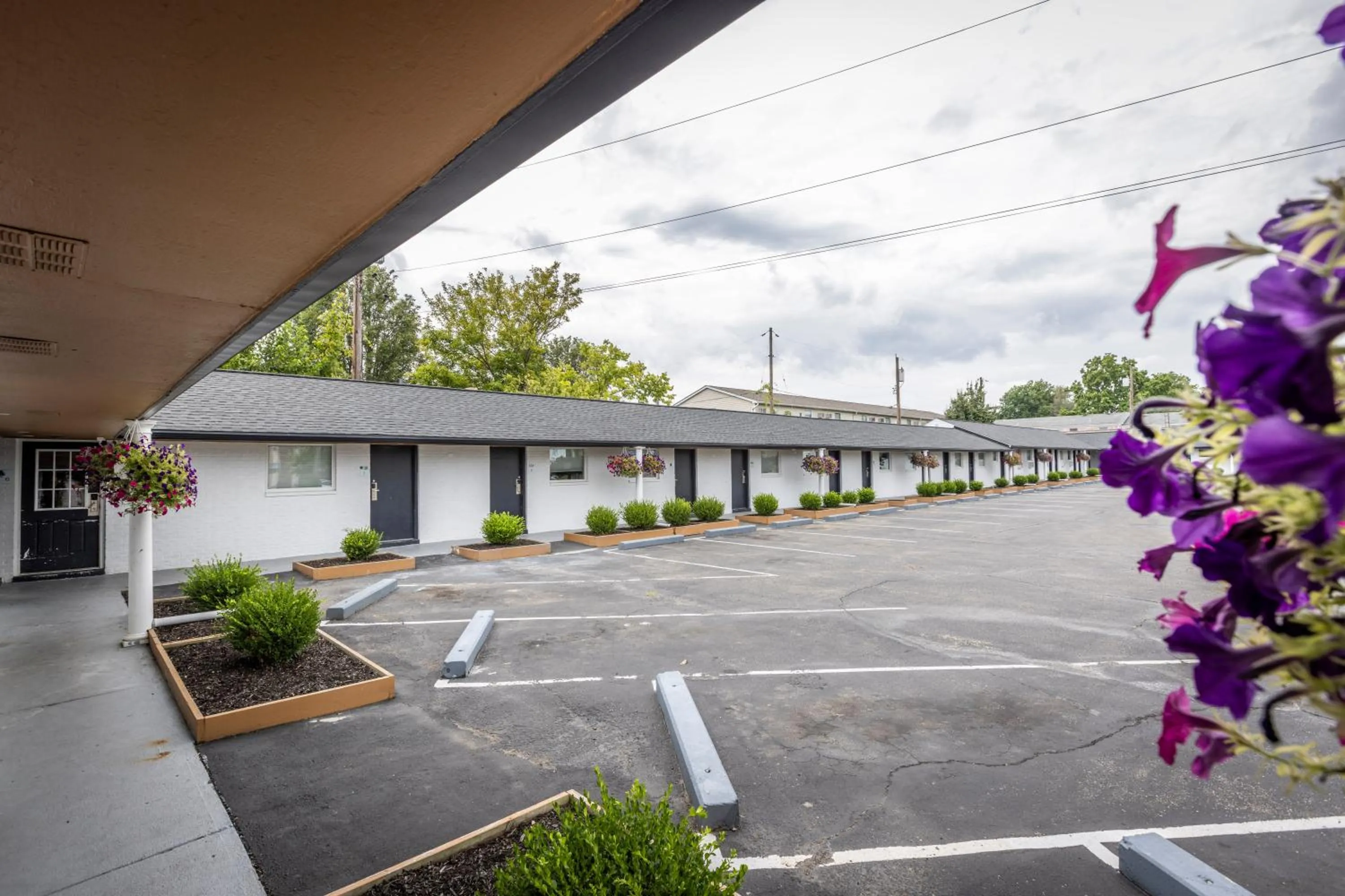 Queen Room with Two Queen Beds in Butler Inn