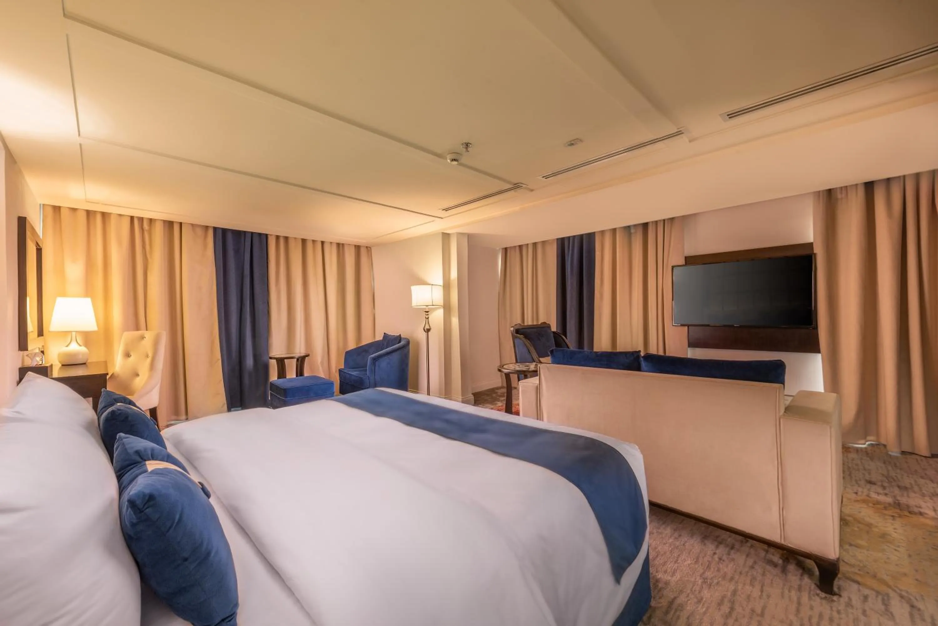 Deluxe Suite in Blue inn Boutique