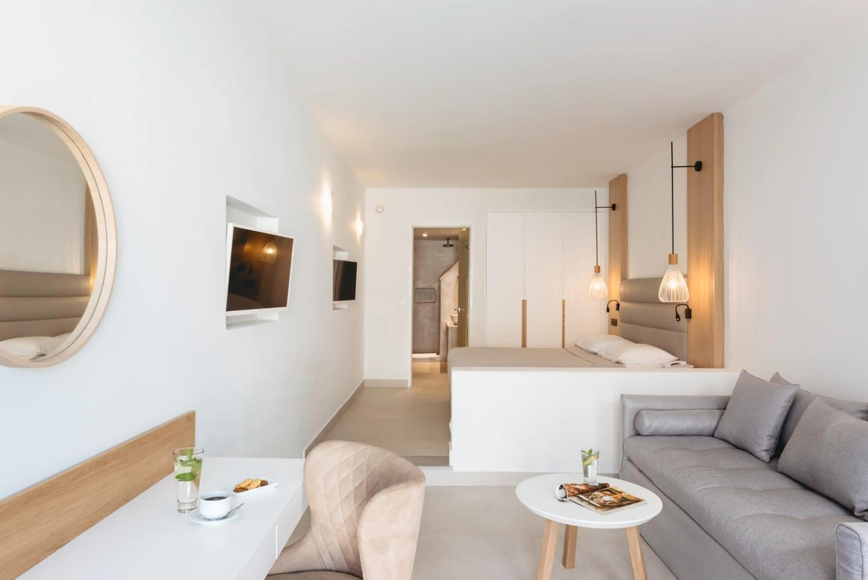 Suite with Private Pool in Strogili Hotel - Adults Only