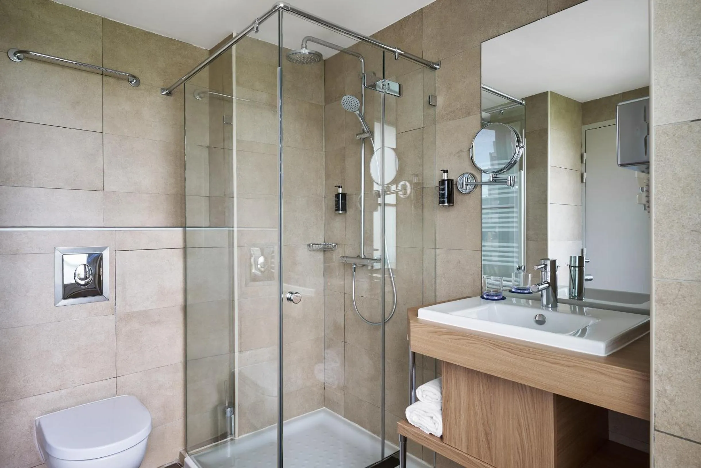 Standard Twin Room in Hotel Marsiho by Happyculture