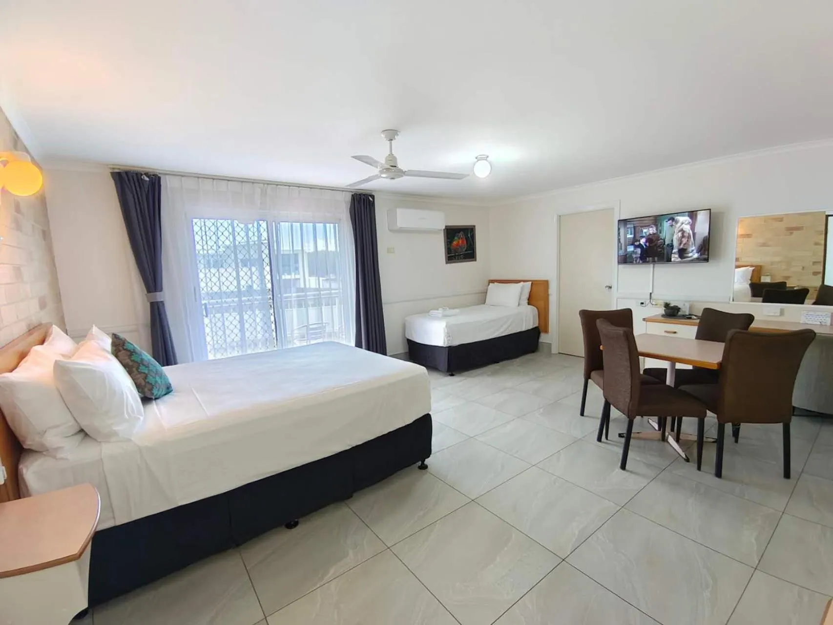 Two-Bedroom Suite in Best Western Ambassador Motor Lodge