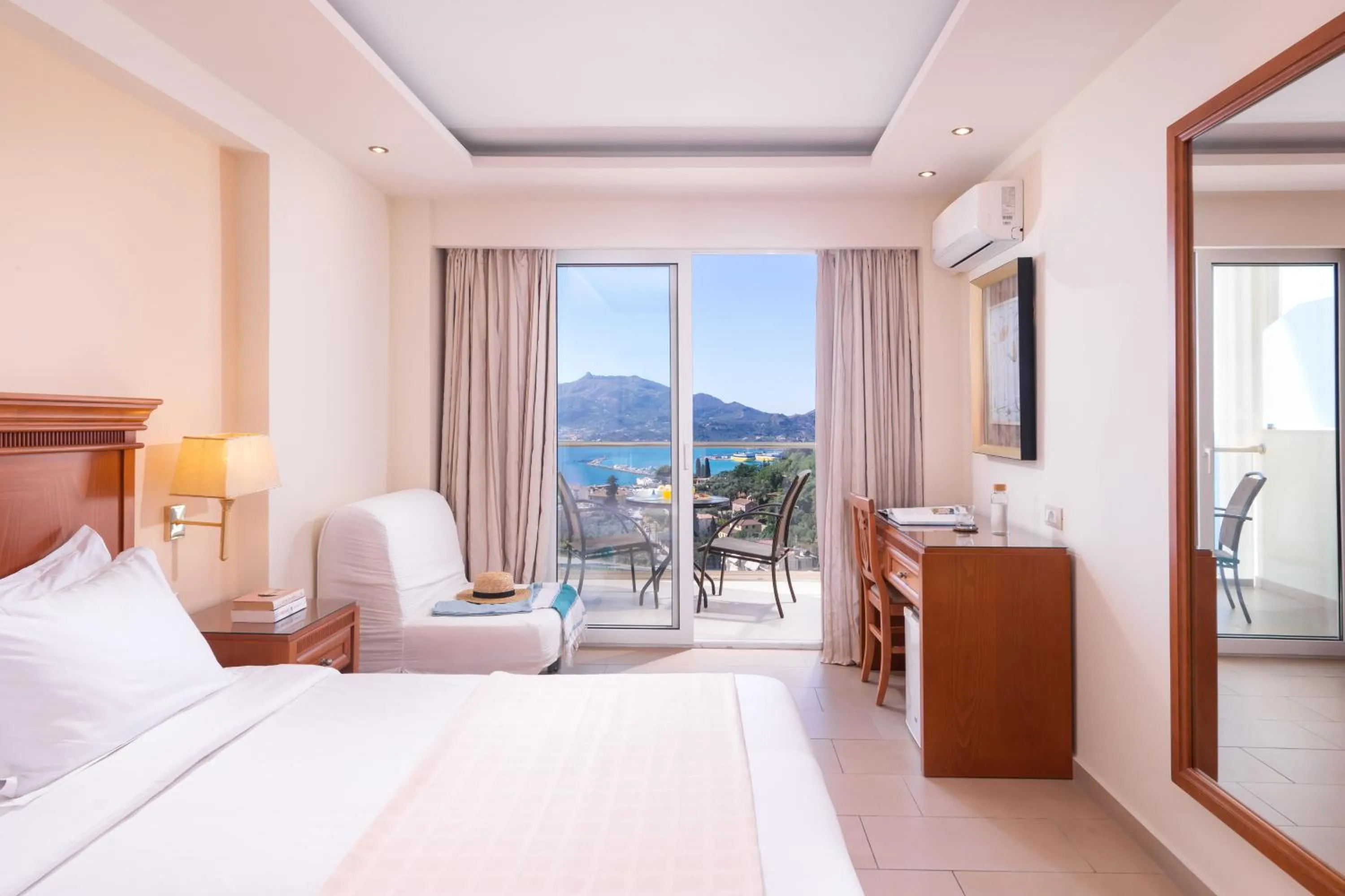 Deluxe Double/ Twin Room with Sea View in Avalon Palace Hotel