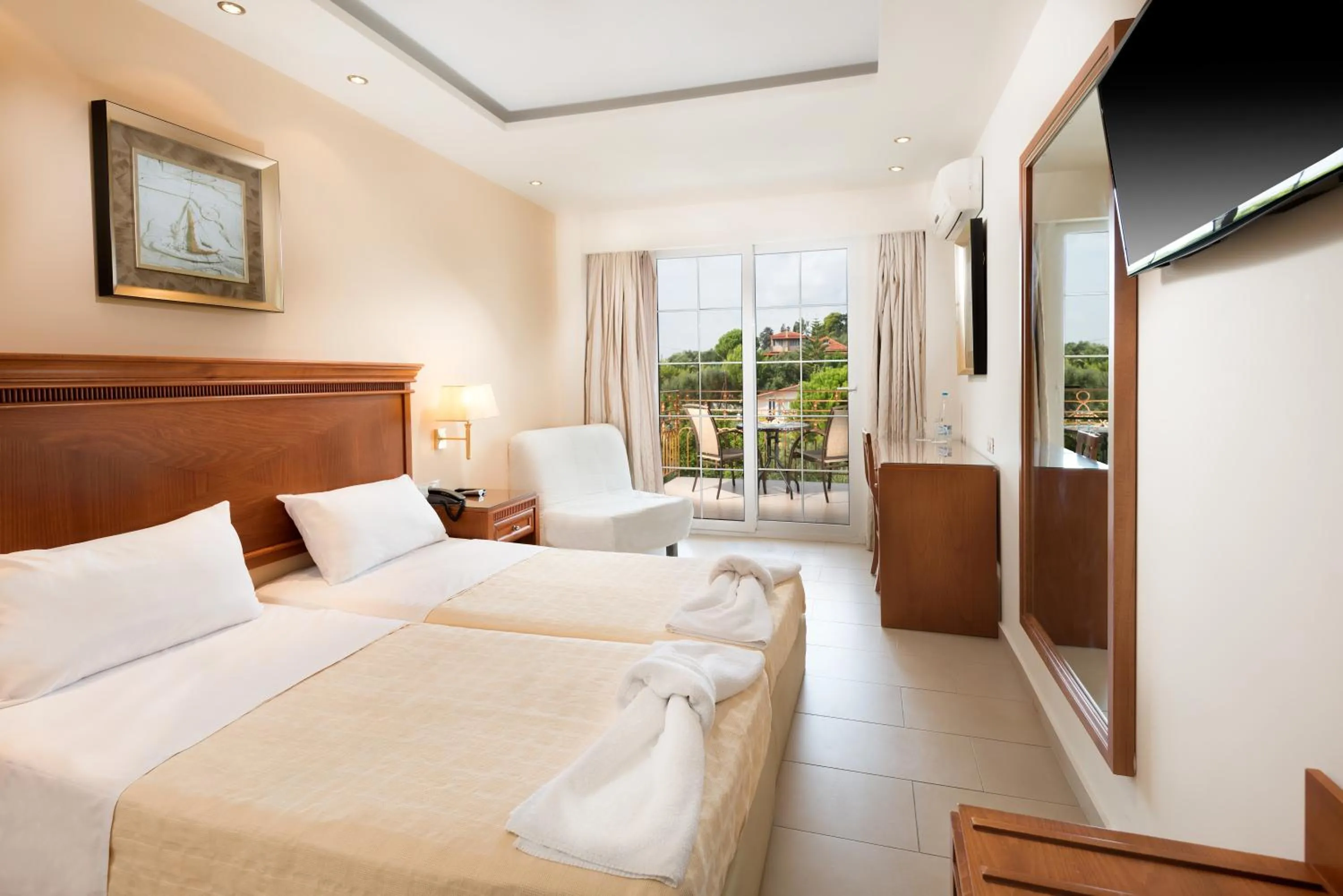 Family Suite in Avalon Palace Hotel