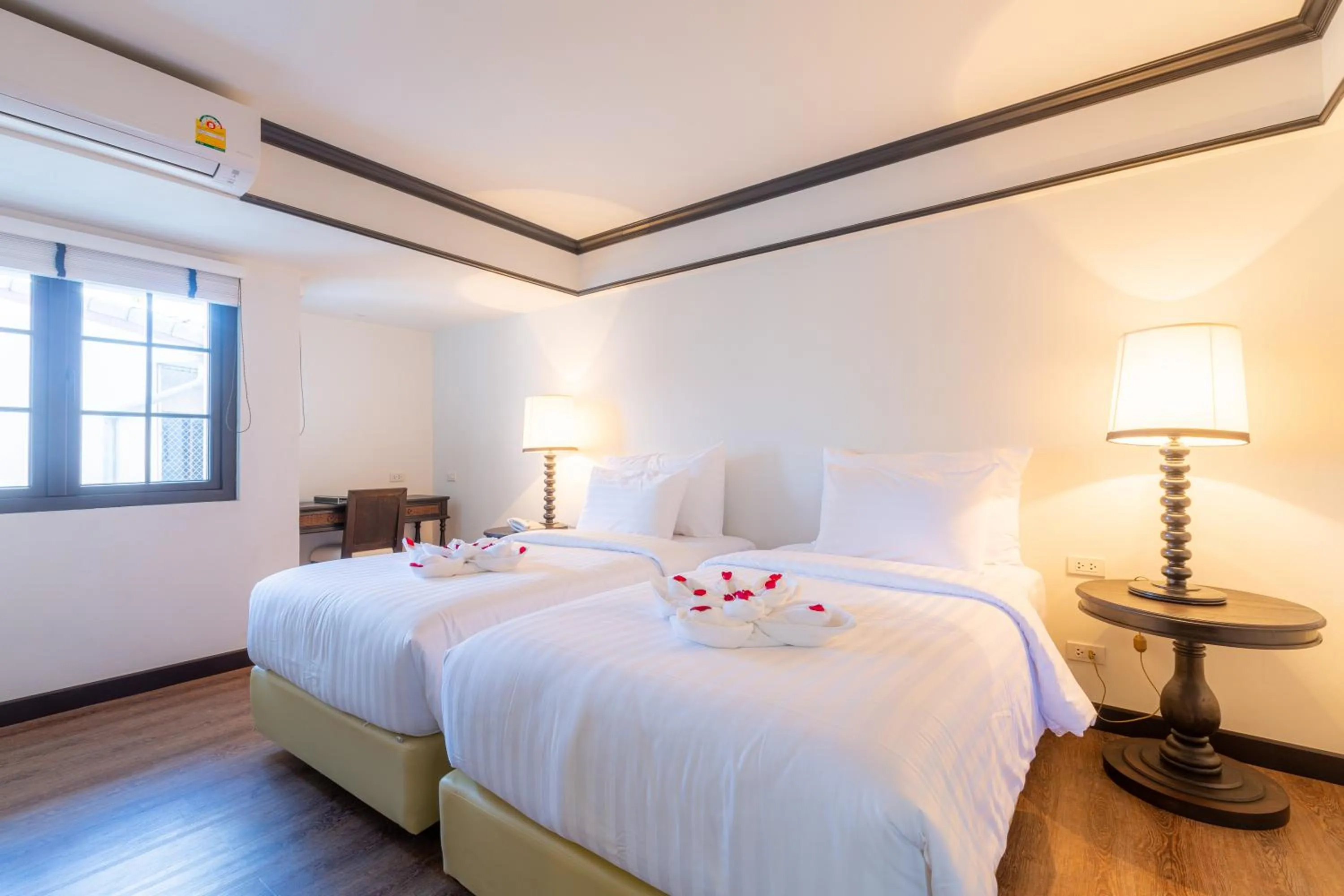 Deluxe Twin Room with City View in MORA Boutique Hotel