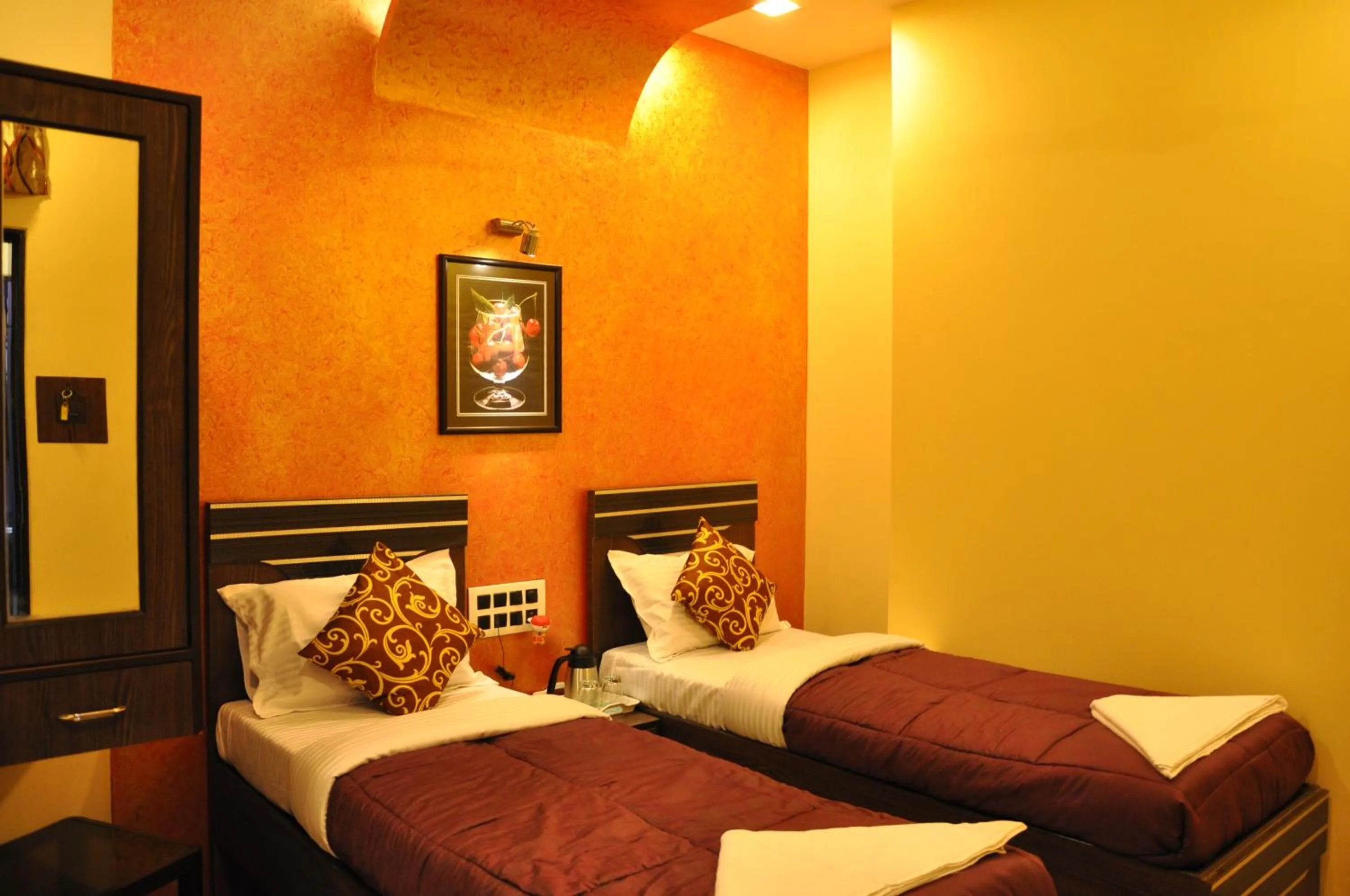 Standard Double Room with Fan in Hotel Planet Plaza