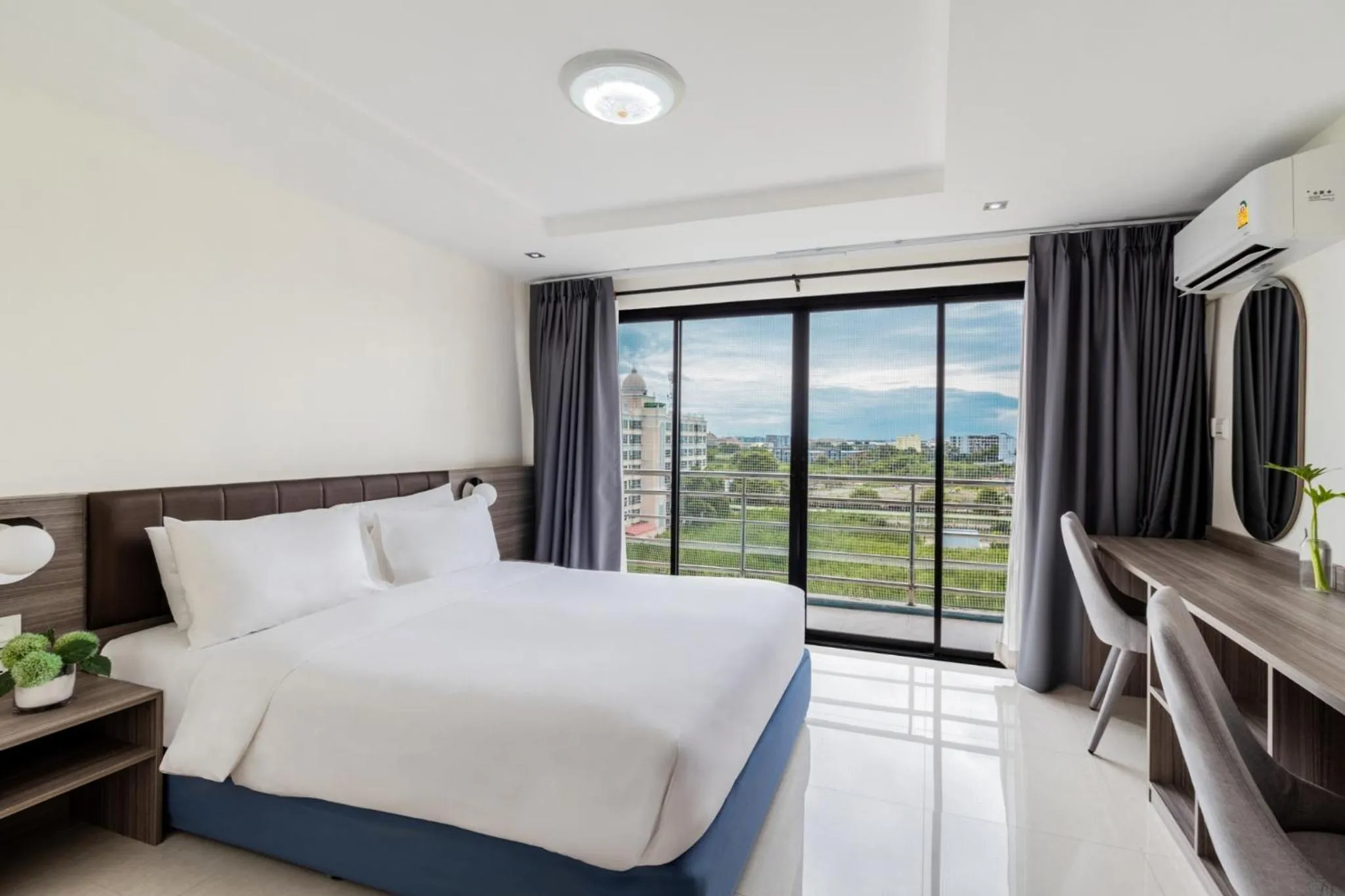 Superior Twin Room - Non-Smoking in SureStay By Best Western Iconic Suvarnabhumi