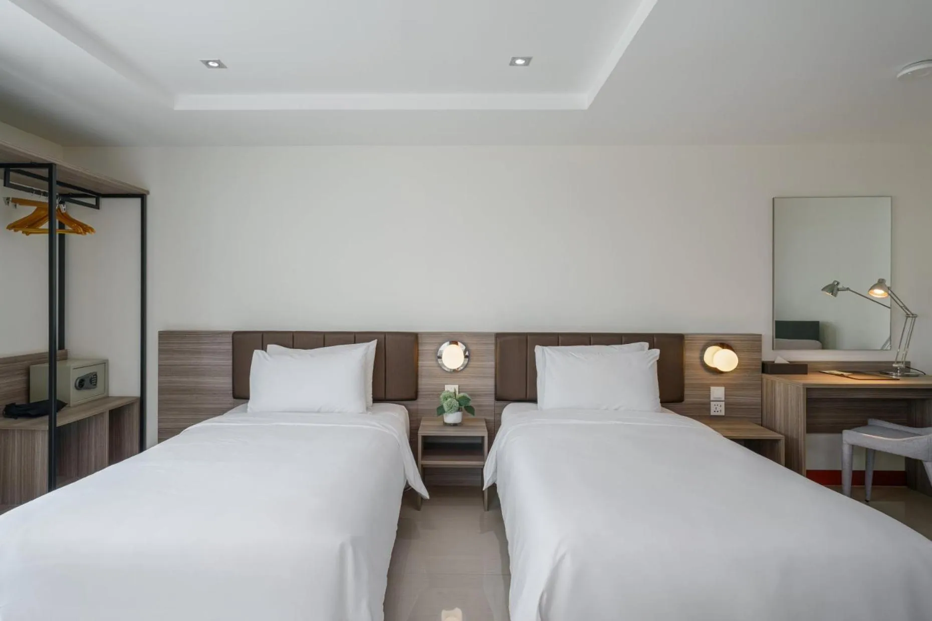 Deluxe Twin Room - Non-Smoking in SureStay By Best Western Iconic Suvarnabhumi