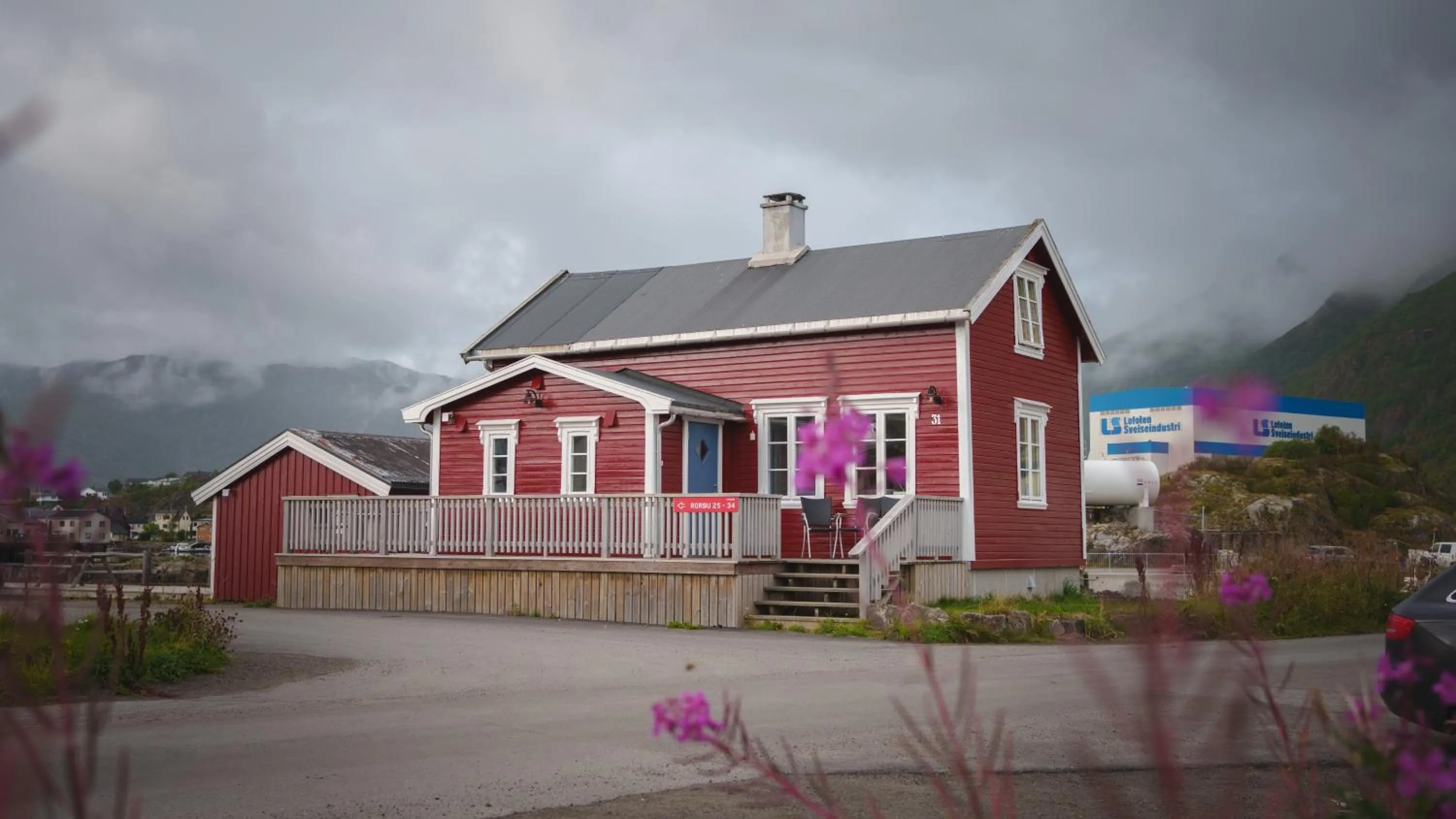 Two-Bedroom House in Svinøya Rorbuer