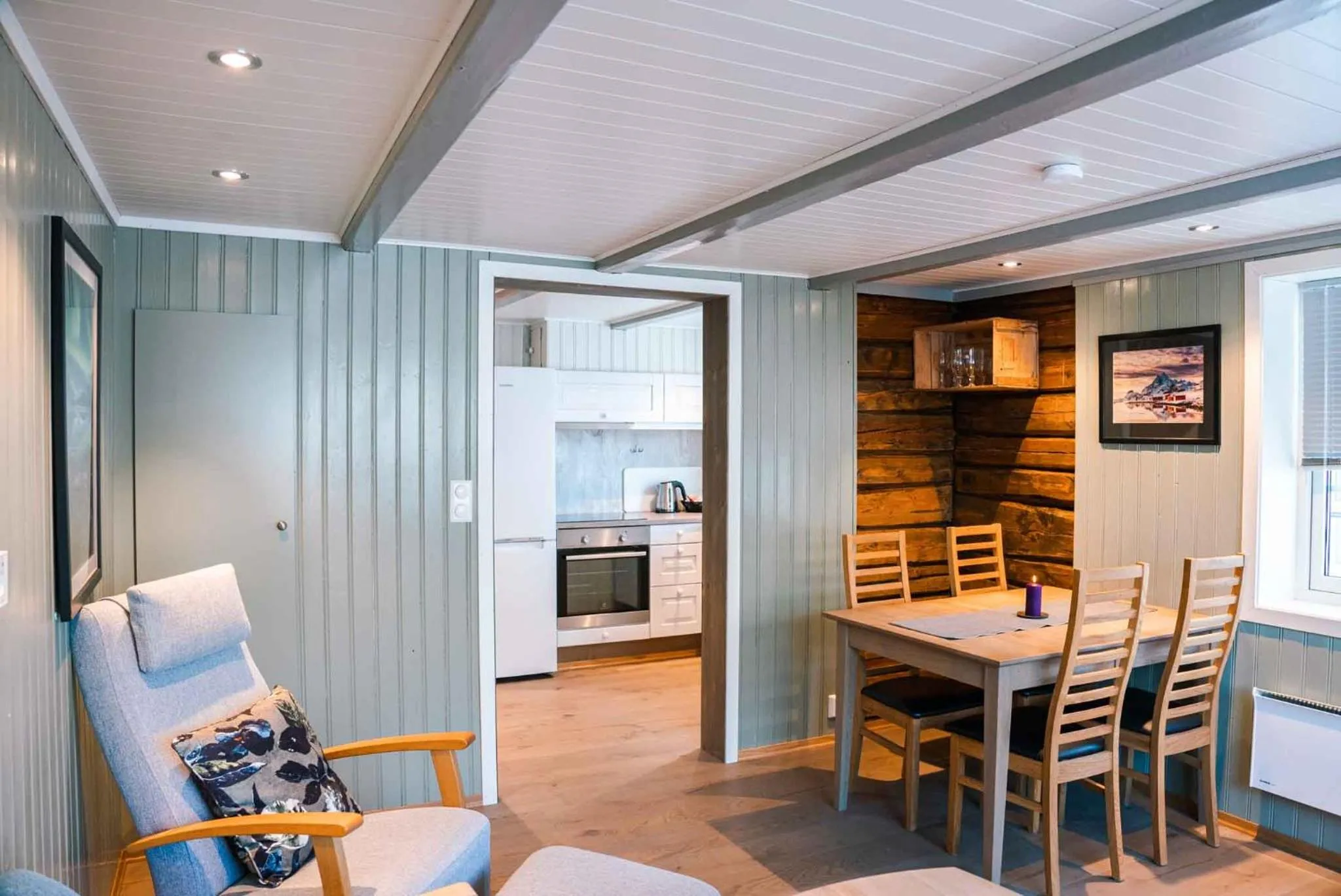 Two-Bedroom House in Svinøya Rorbuer