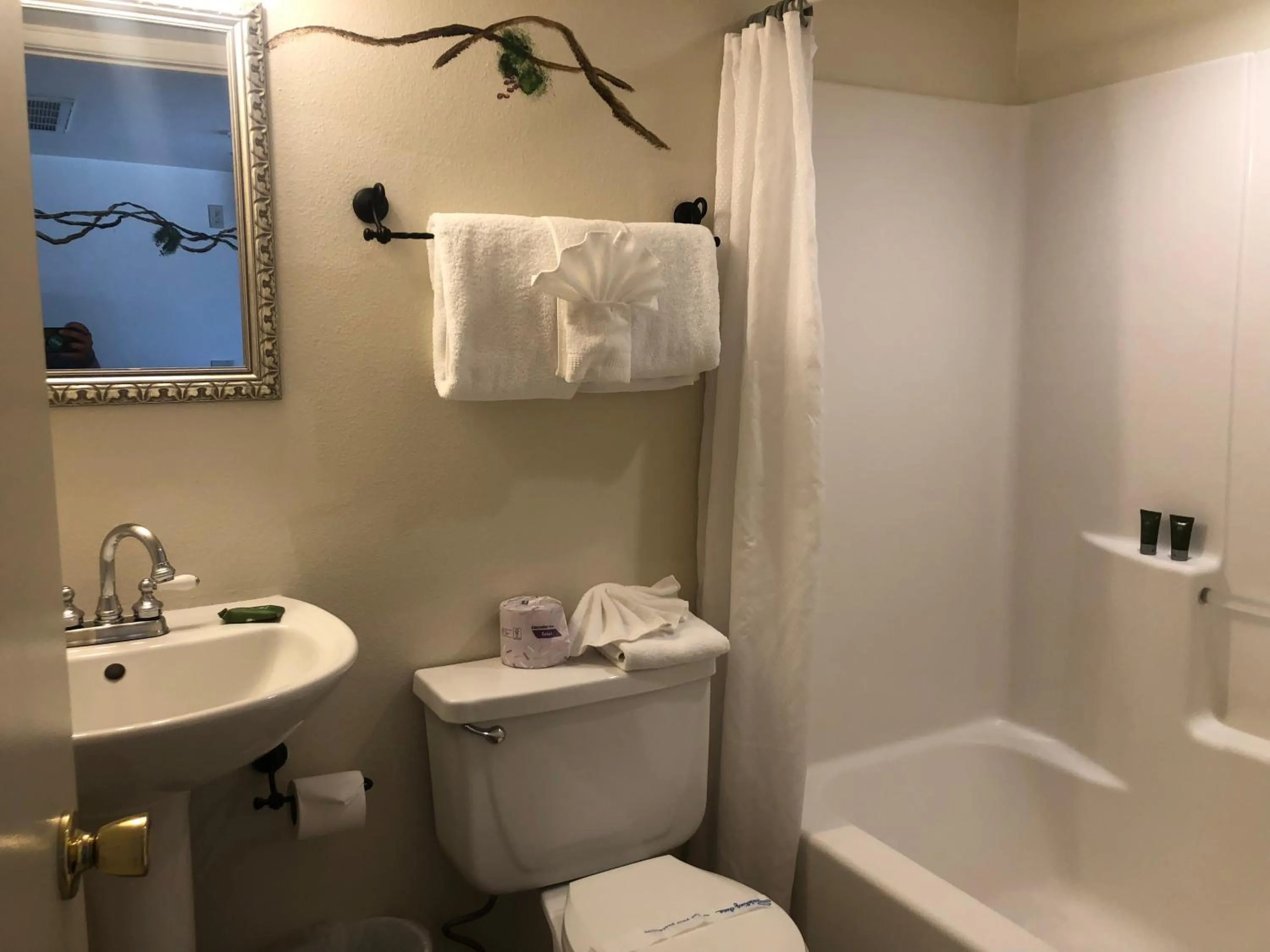 King Suite in Fireside Lodge