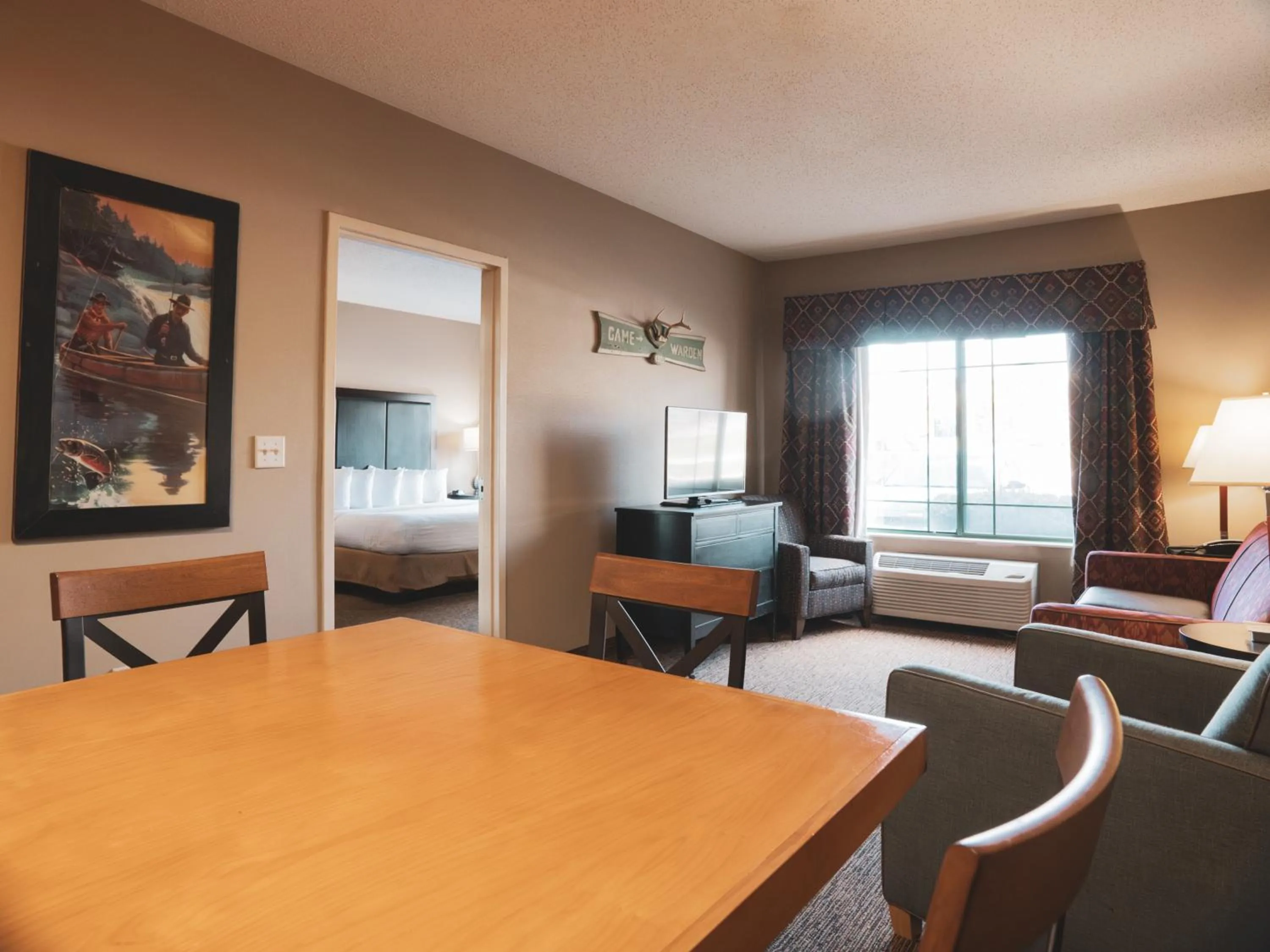 Deluxe King Suite in Wildwood Lodge