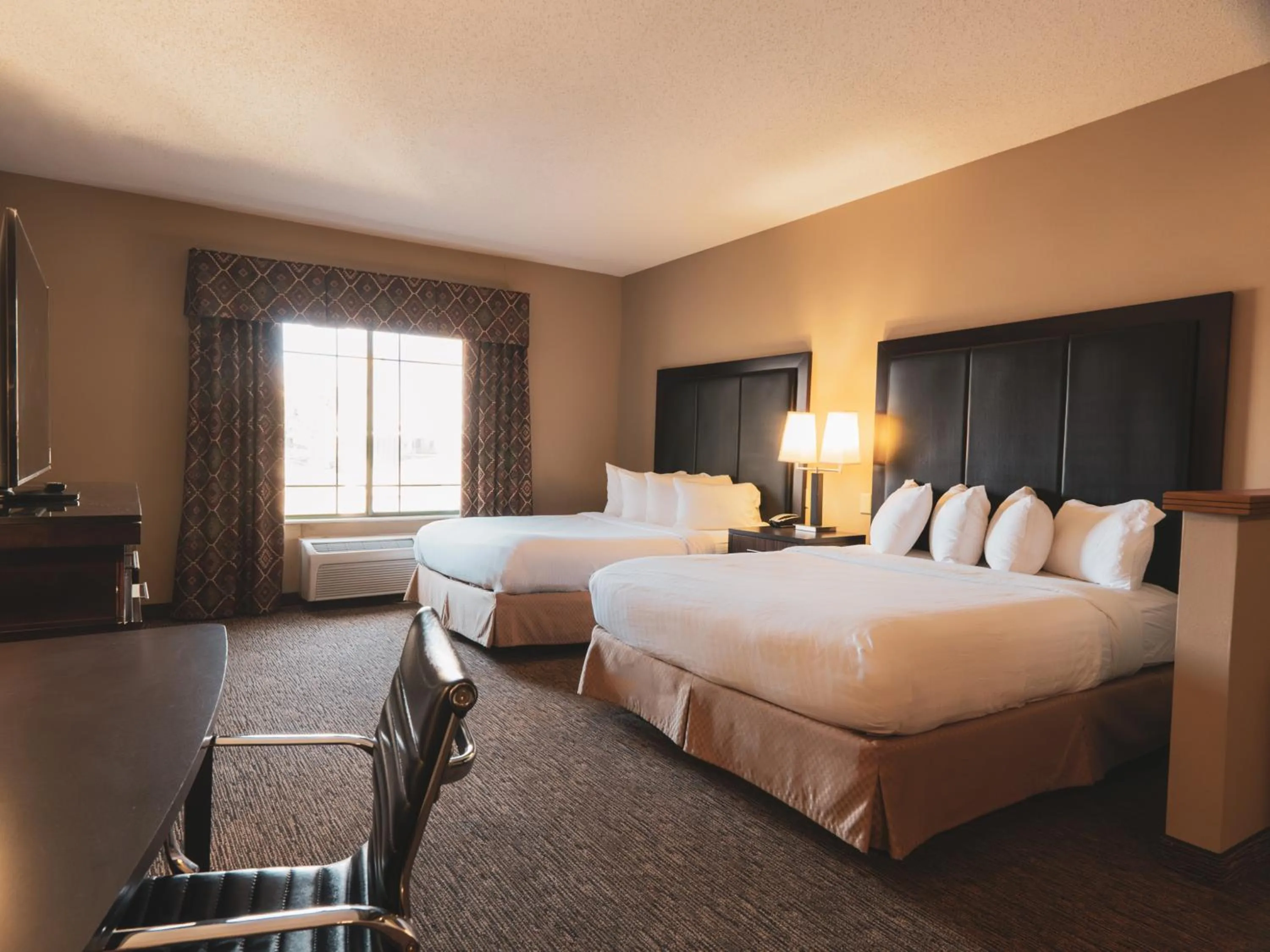 Queen Room - Disability Access in Wildwood Lodge