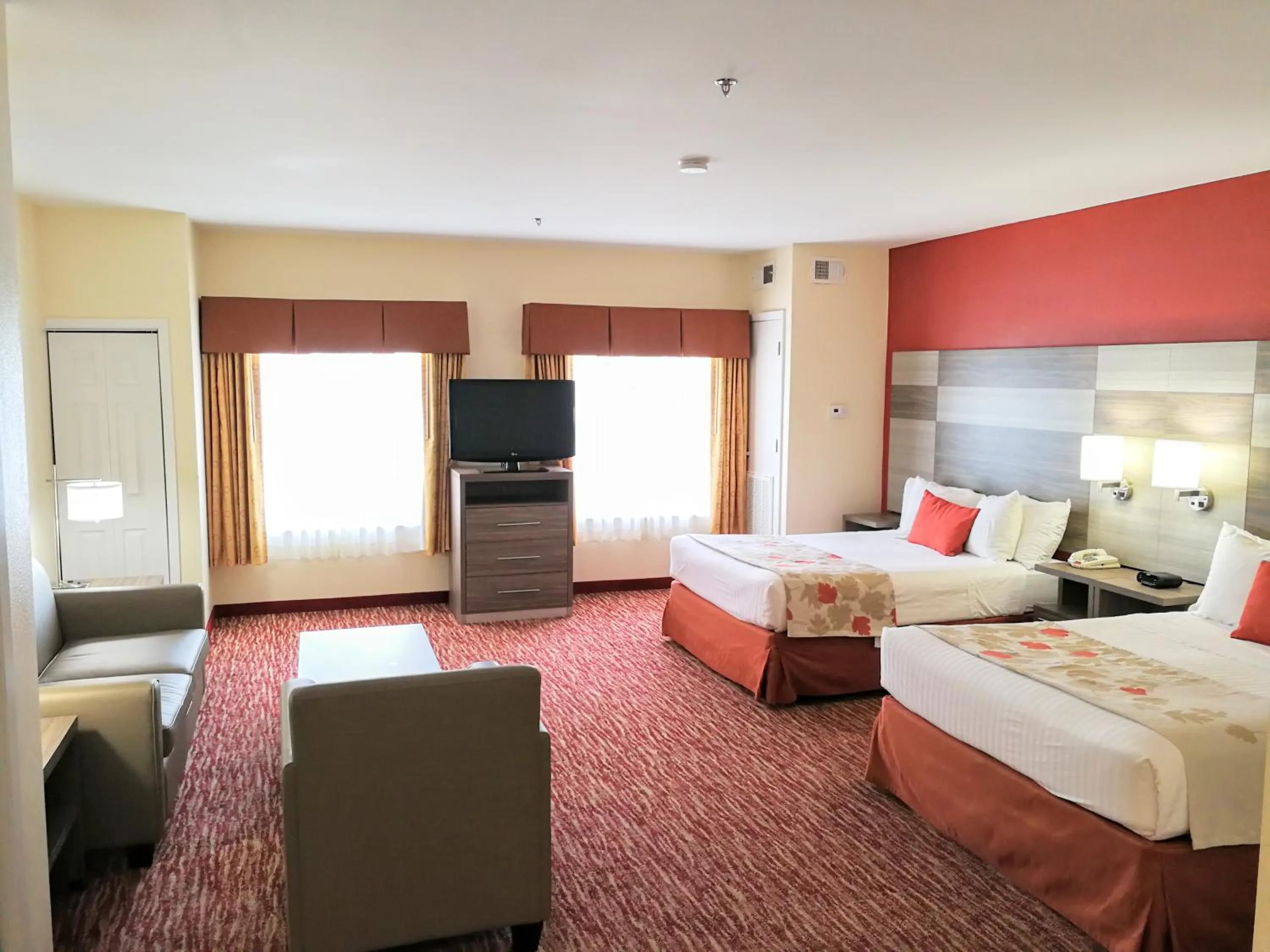 2 Queen Beds, Mobility/Hearing Accessible Suite, Tub w/ Grab Bars, Non-Smoking in Hawthorn Suites Irving DFW South