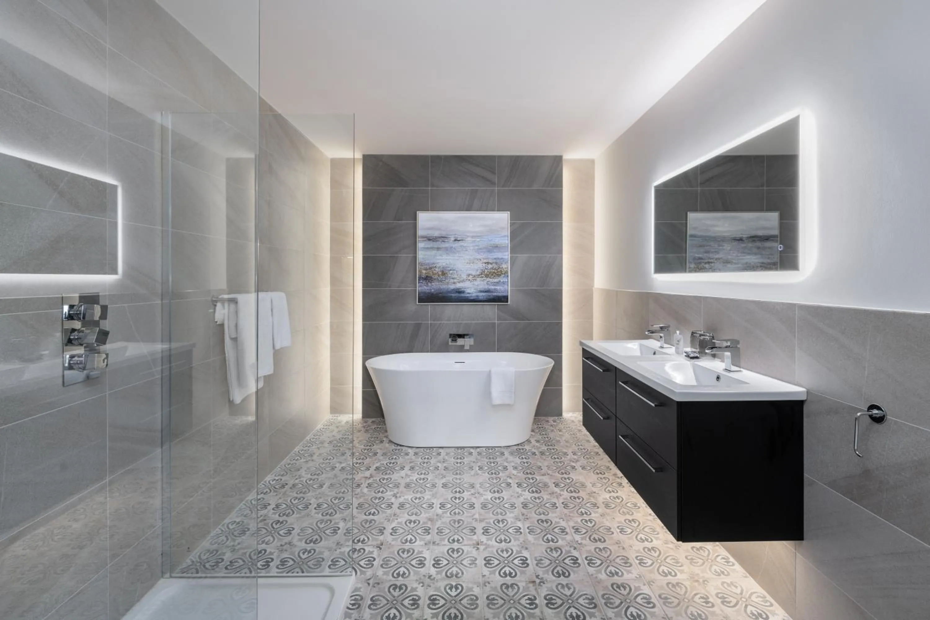 Executive Suite in Killarney Heights Hotel