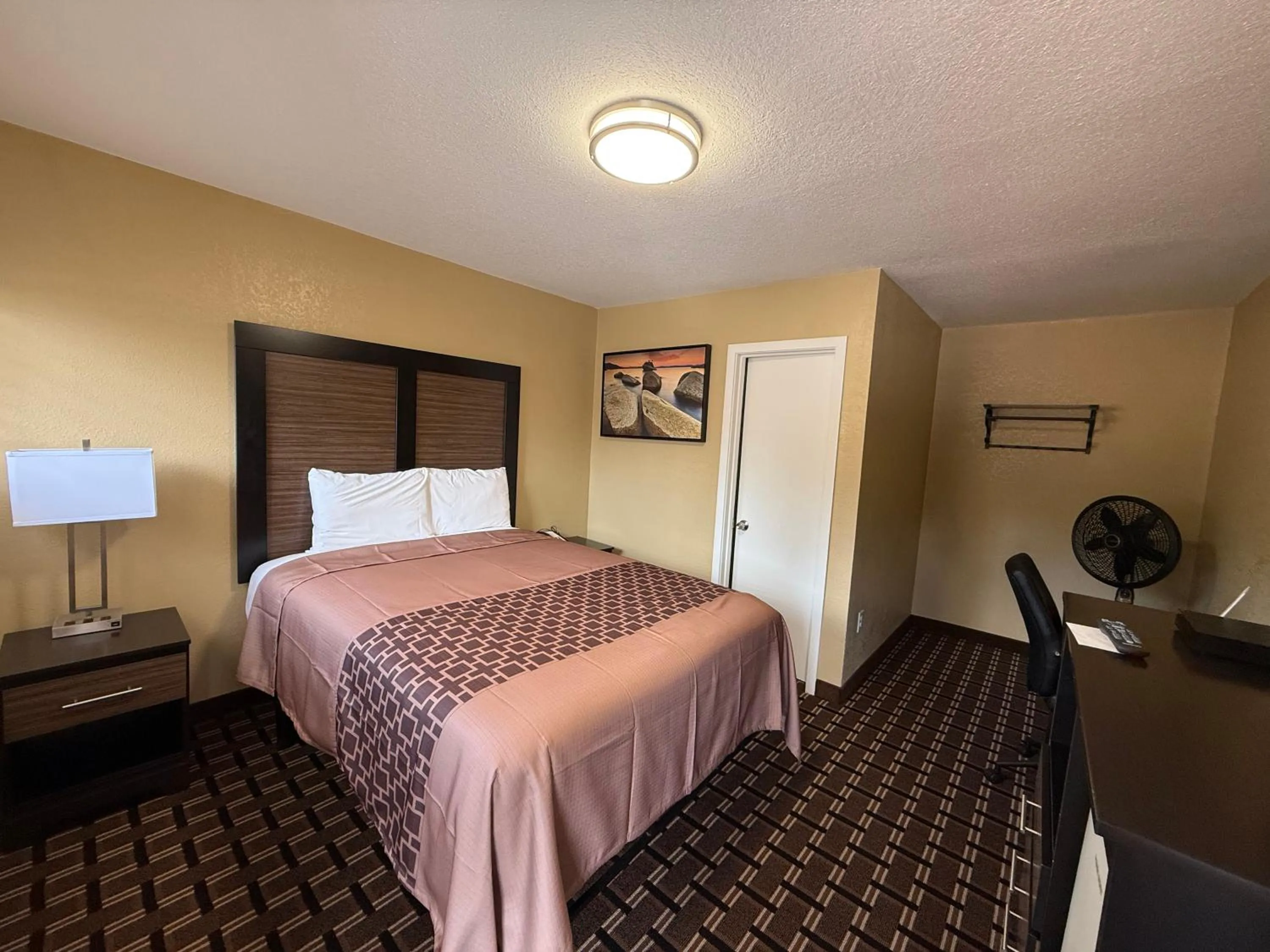 Deluxe Single Room in Tahoe Sands Inn
