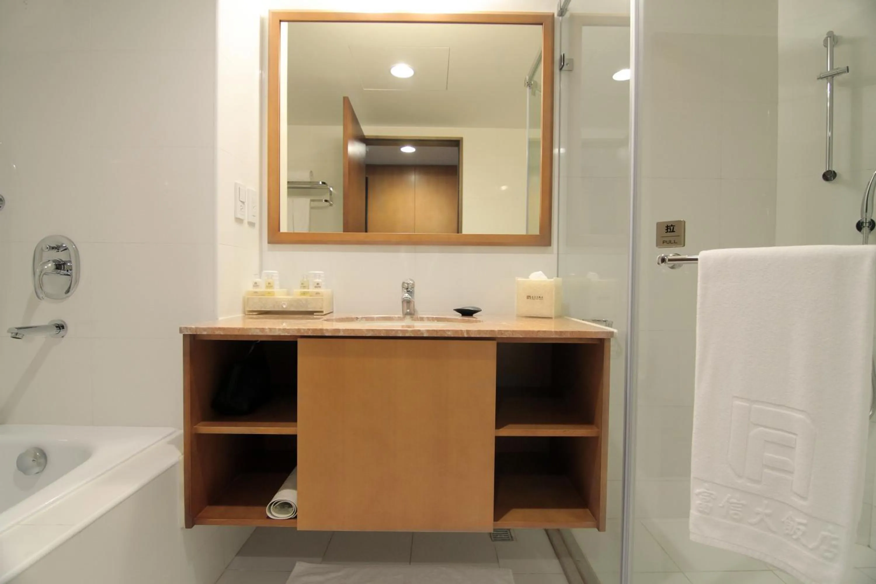 Twin Room with Bath in Fushin Hotel Taichung