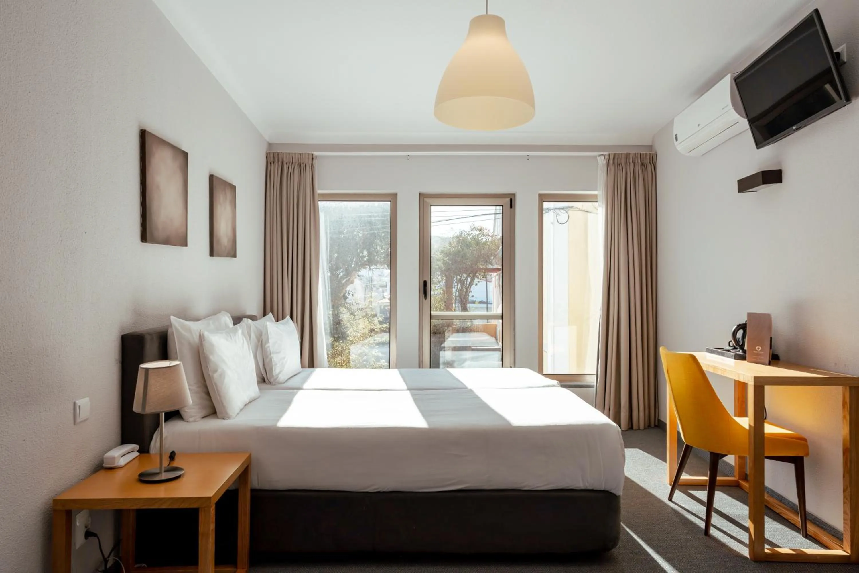 Twin Room - Disability Access in Agua d'Alma Hotel