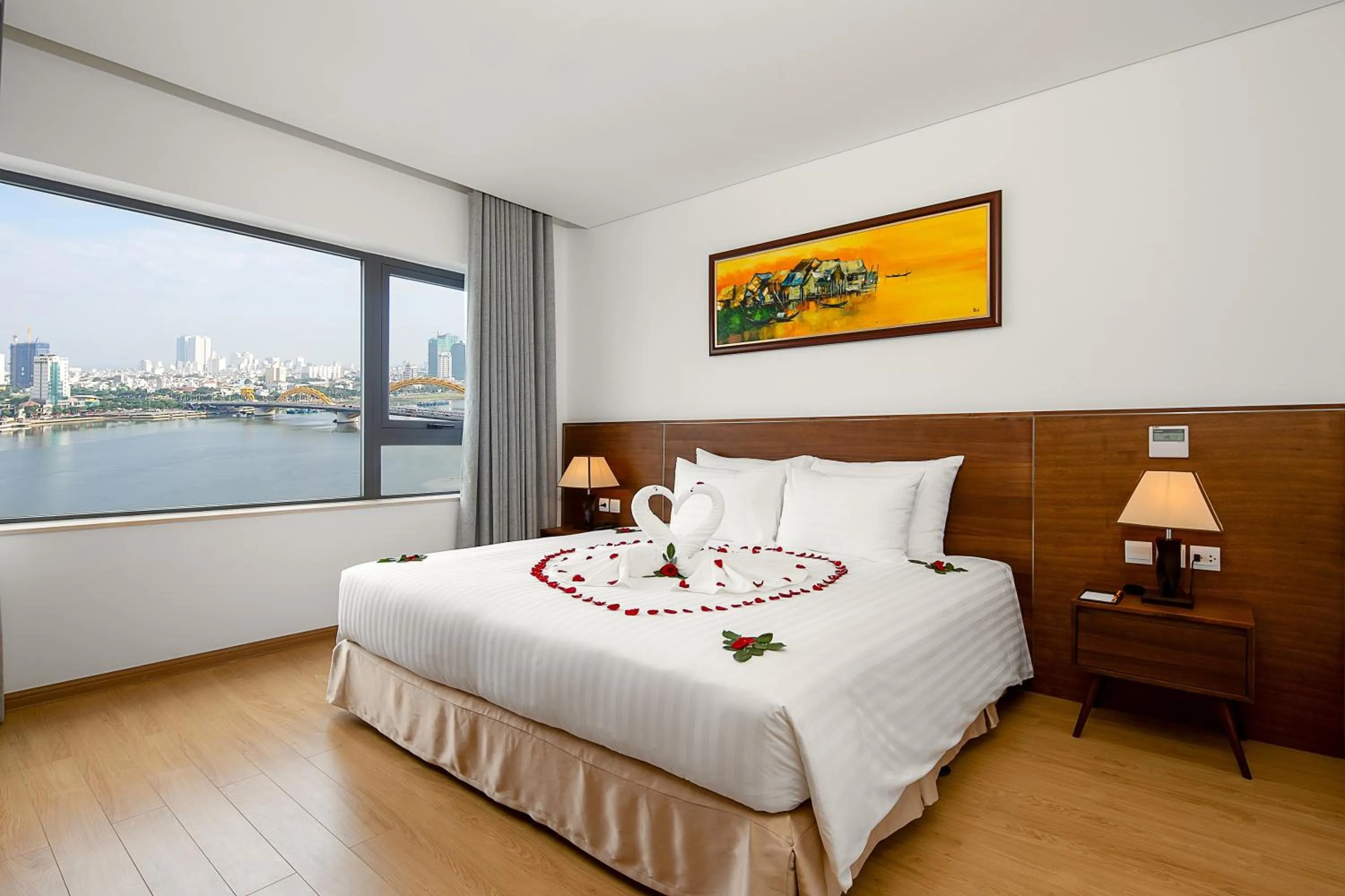 Senior Suite River View with Bathtub in Val Soleil Hotel
