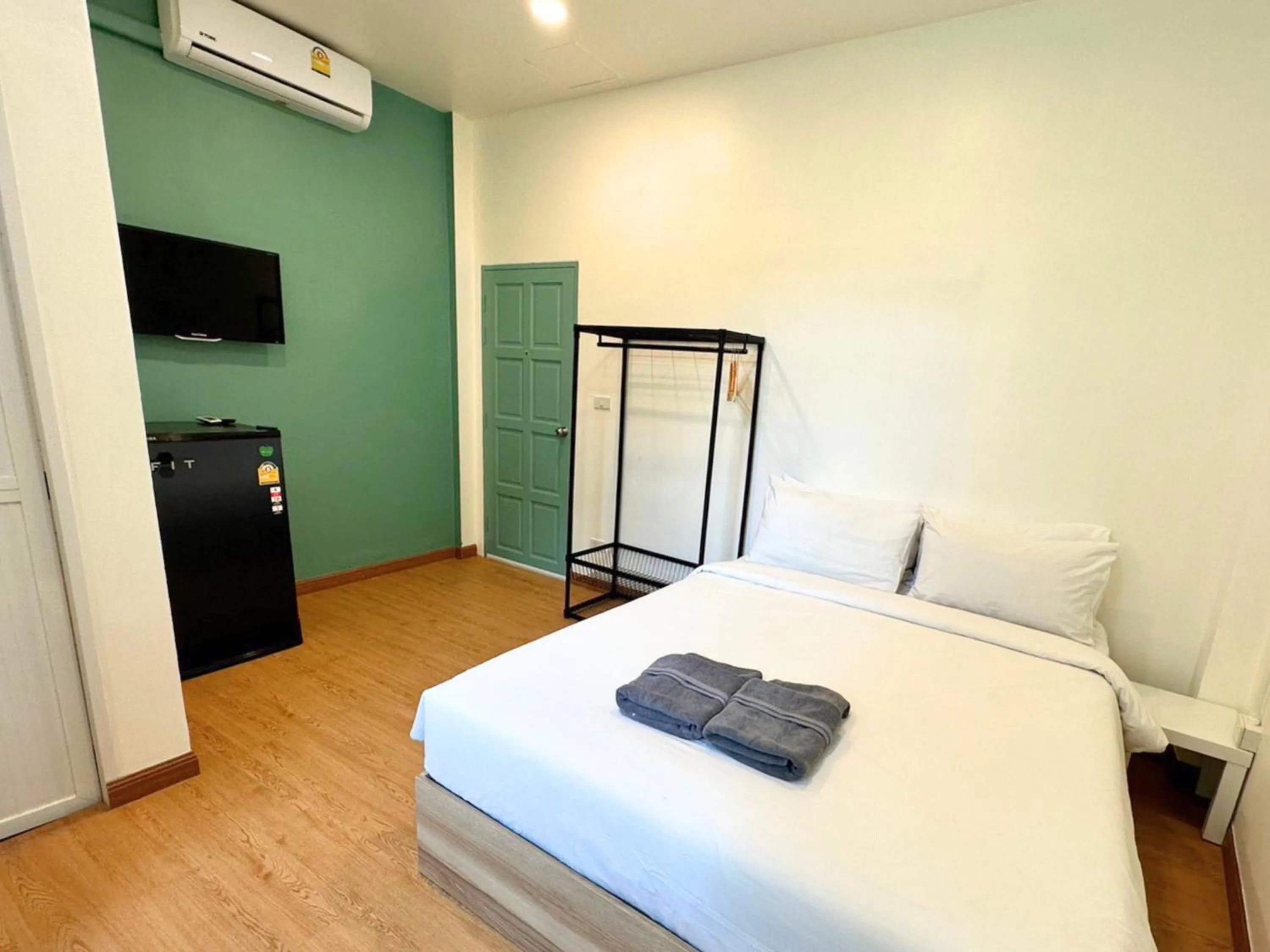 Standard Double Room in Sleepy Station Hostel