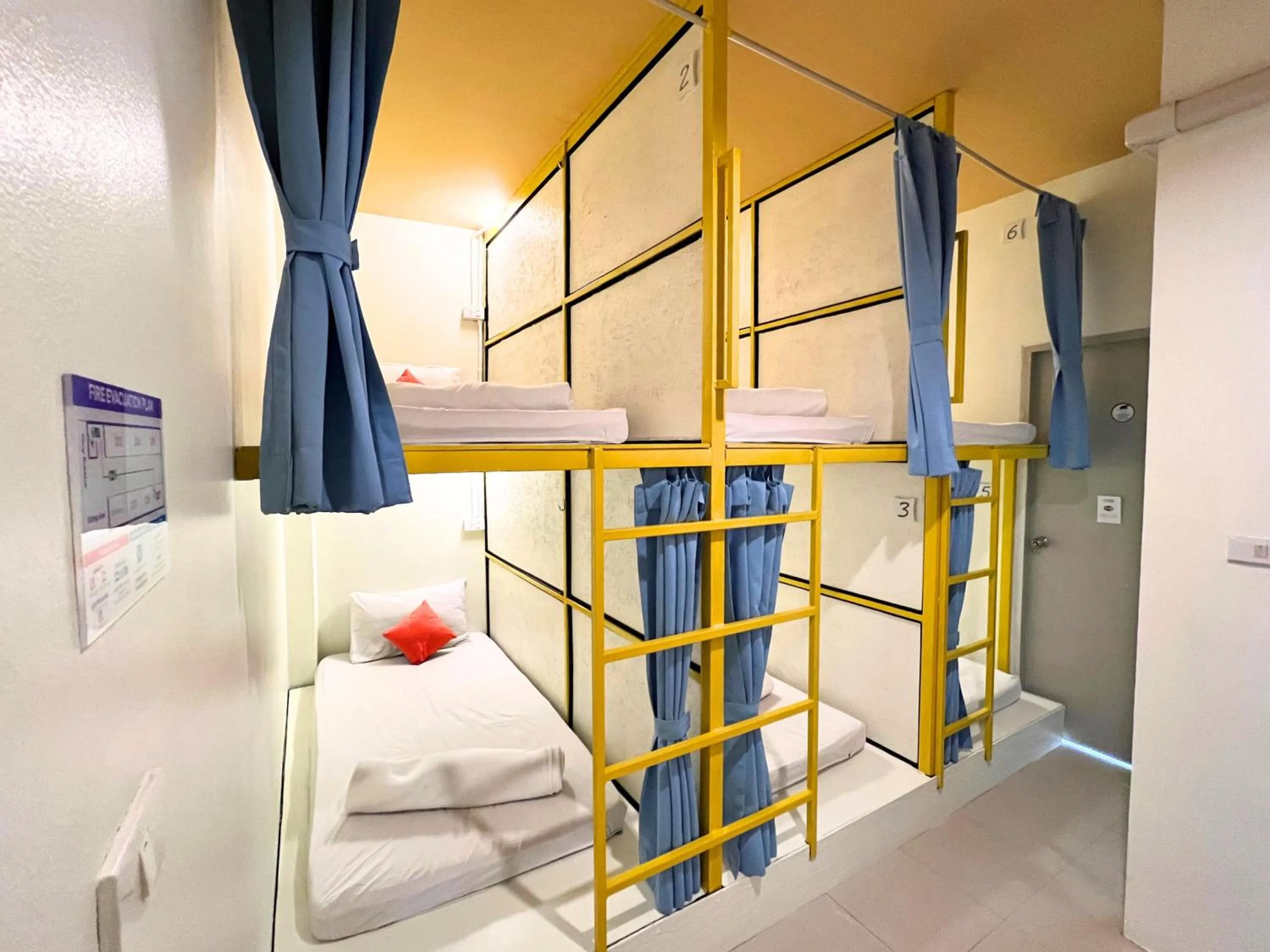 Bed in 6-Bed Mixed Dormitory Room in Sleepy Station Hostel