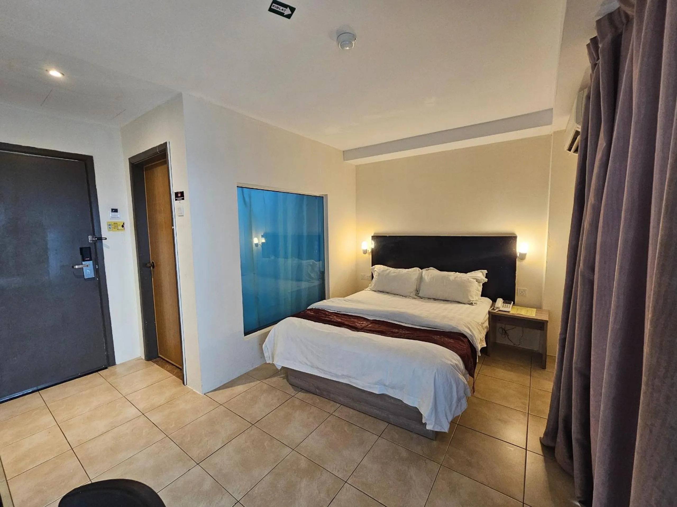 Deluxe Double Room with Balcony in Melang Inn
