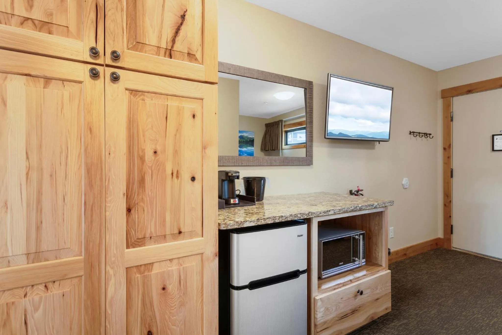 Double Queen Suites in Coyote Mountain Lodge