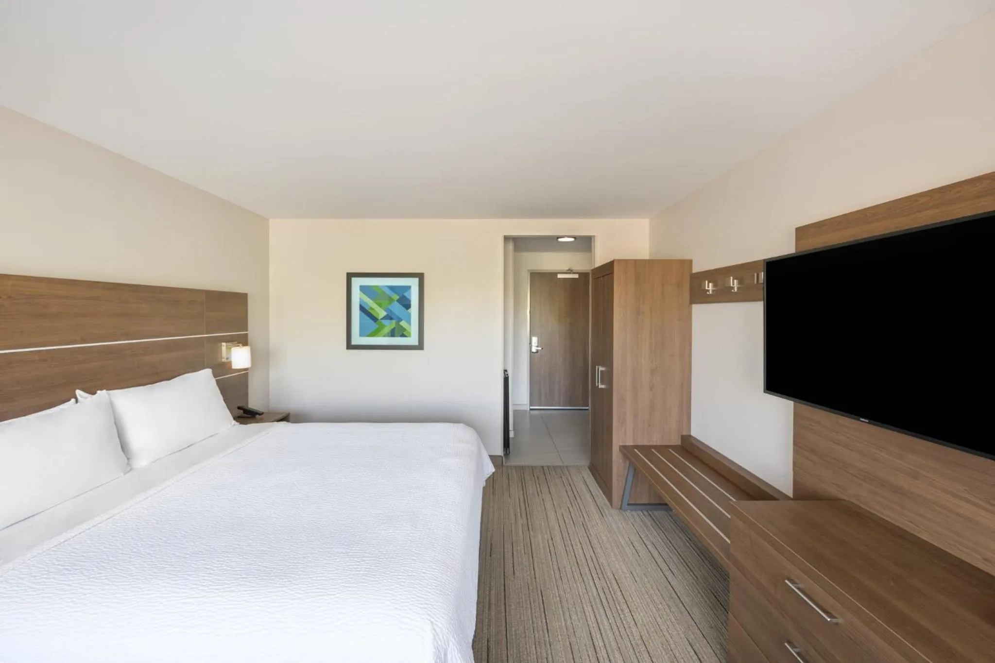 Standard King Room with Mobility Accessible Roll-In Shower in Holiday Inn Express & Suites - Gilbert - East Mesa by IHG