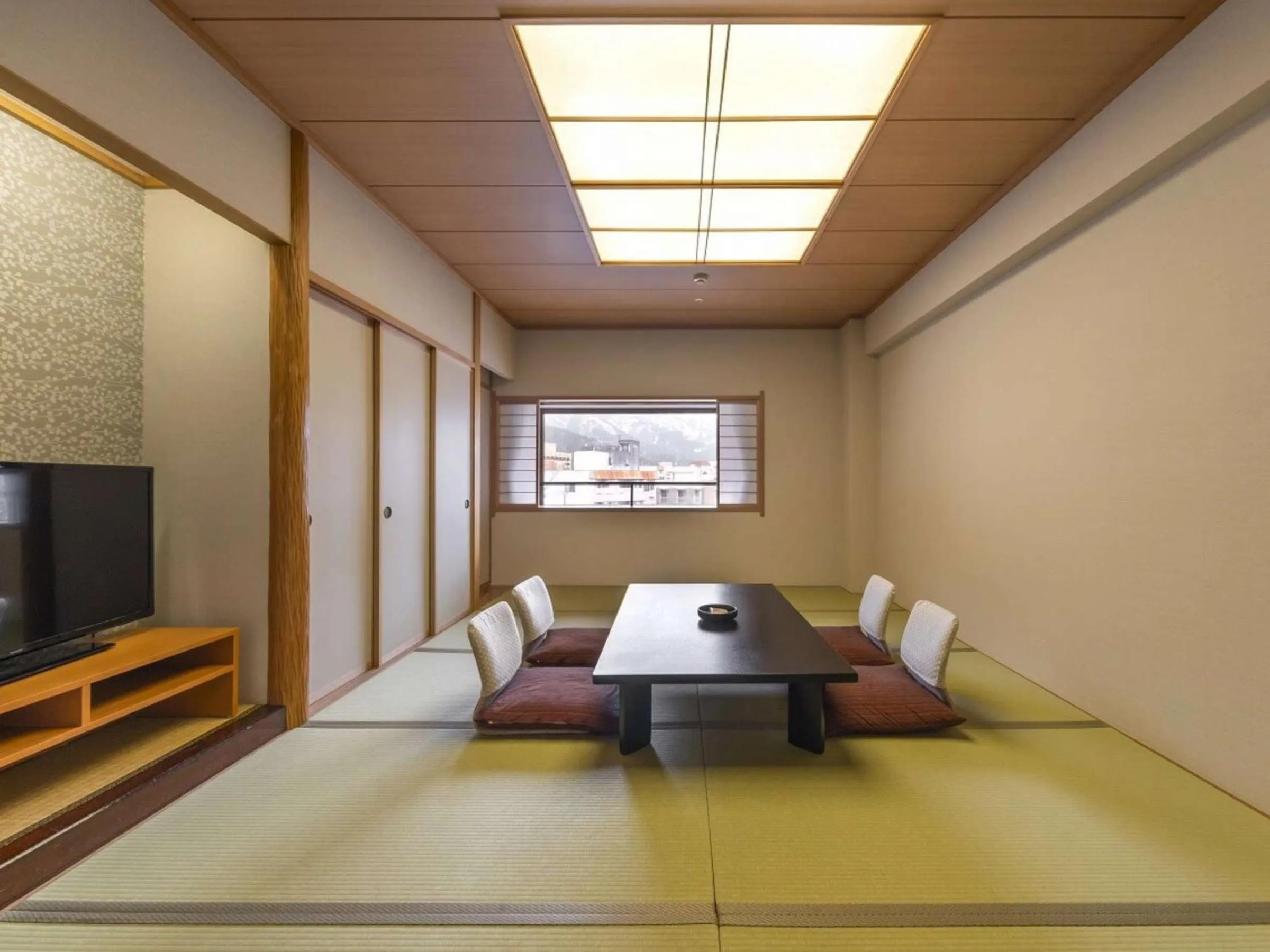 Japanese-Style Family Room - City View in Kurobe Unazukionsen Yamanoha
