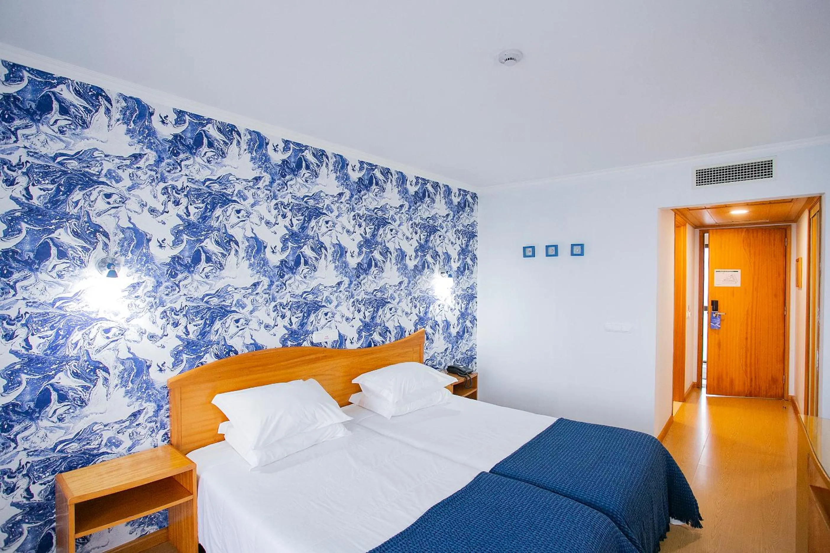 Twin Room with Sea View - single occupancy in Hotel do Mar