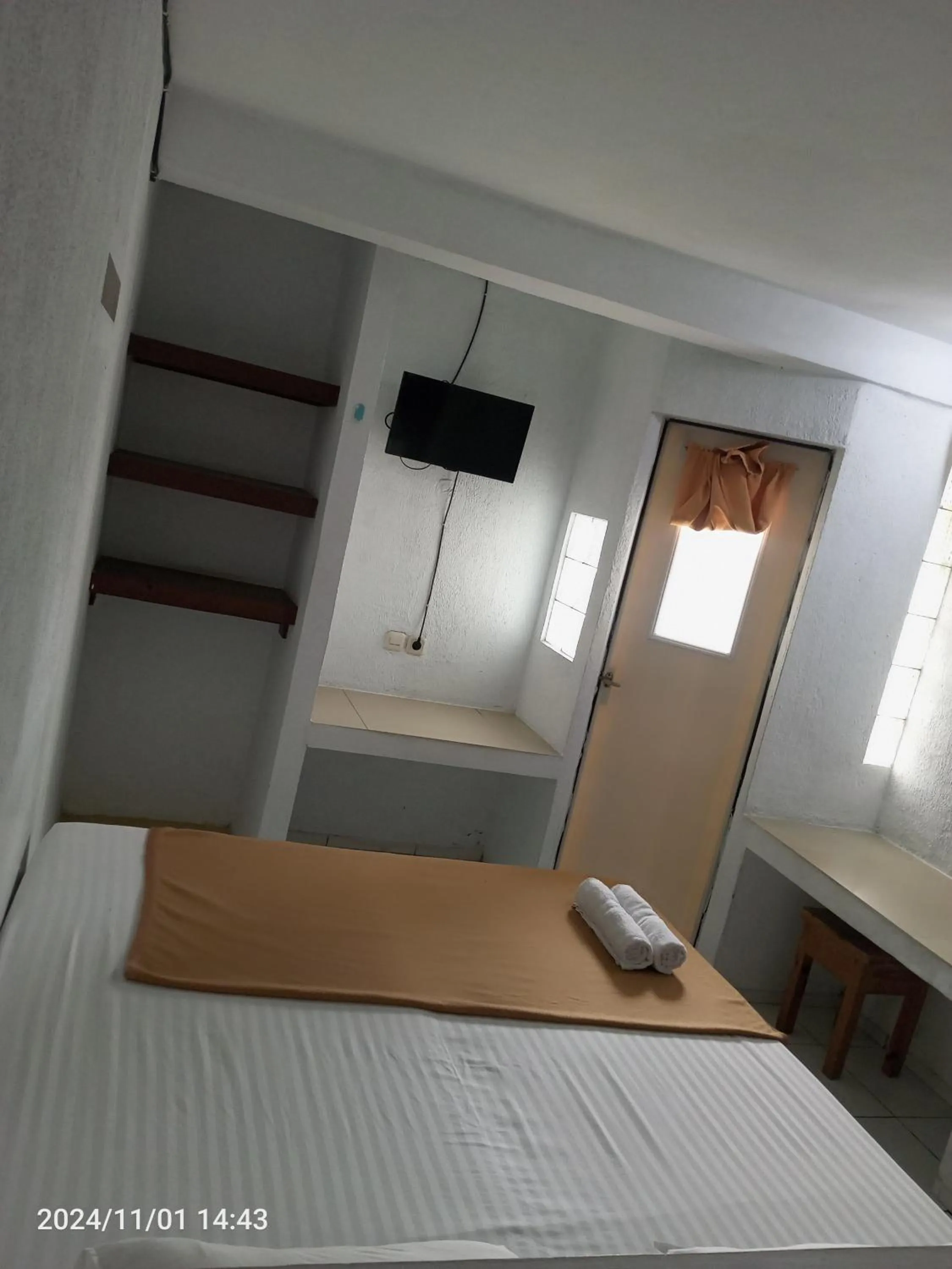 Deluxe King Room in G357 Near Margo City