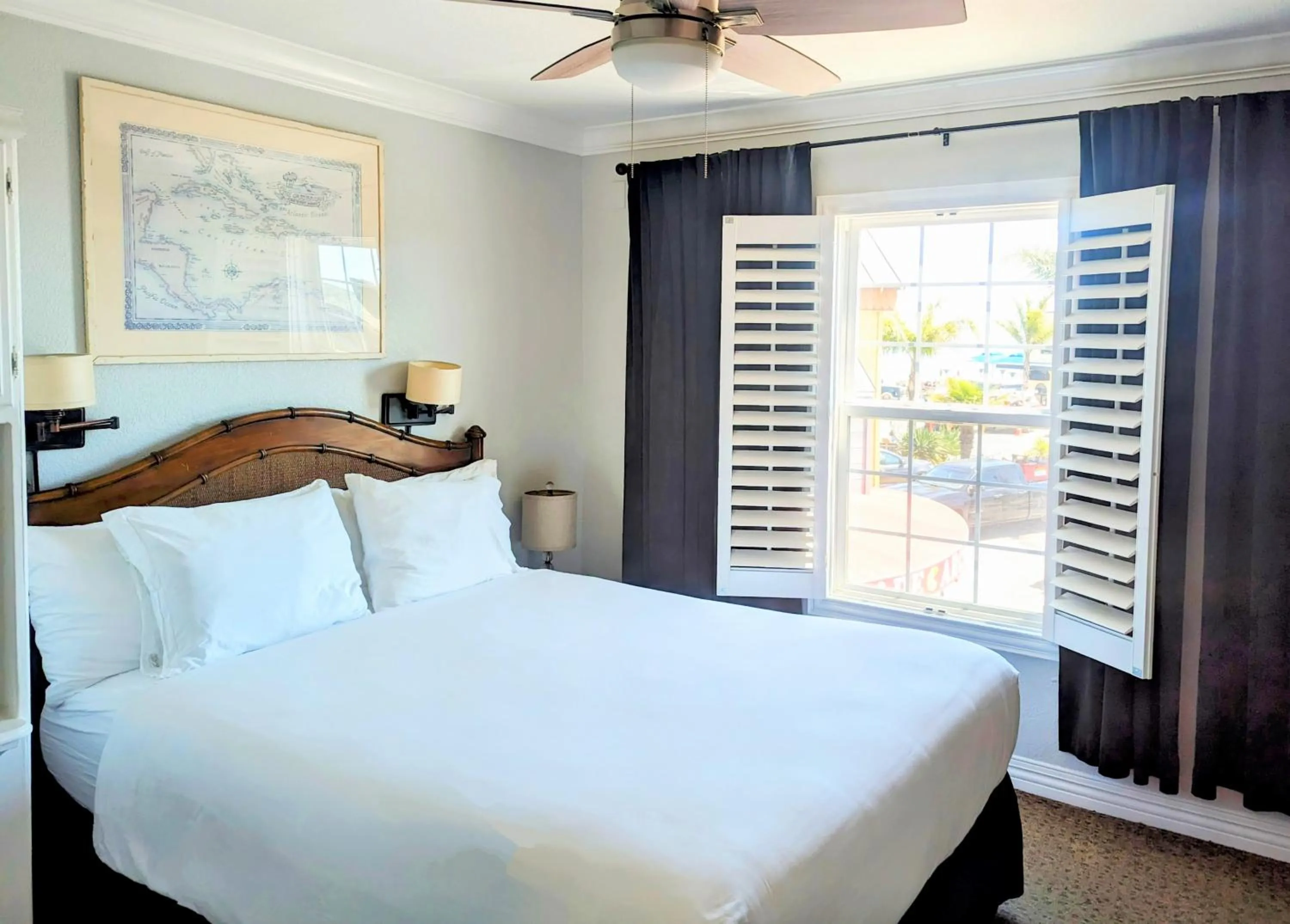 Queen Room with Sea View in Capitola Hotel