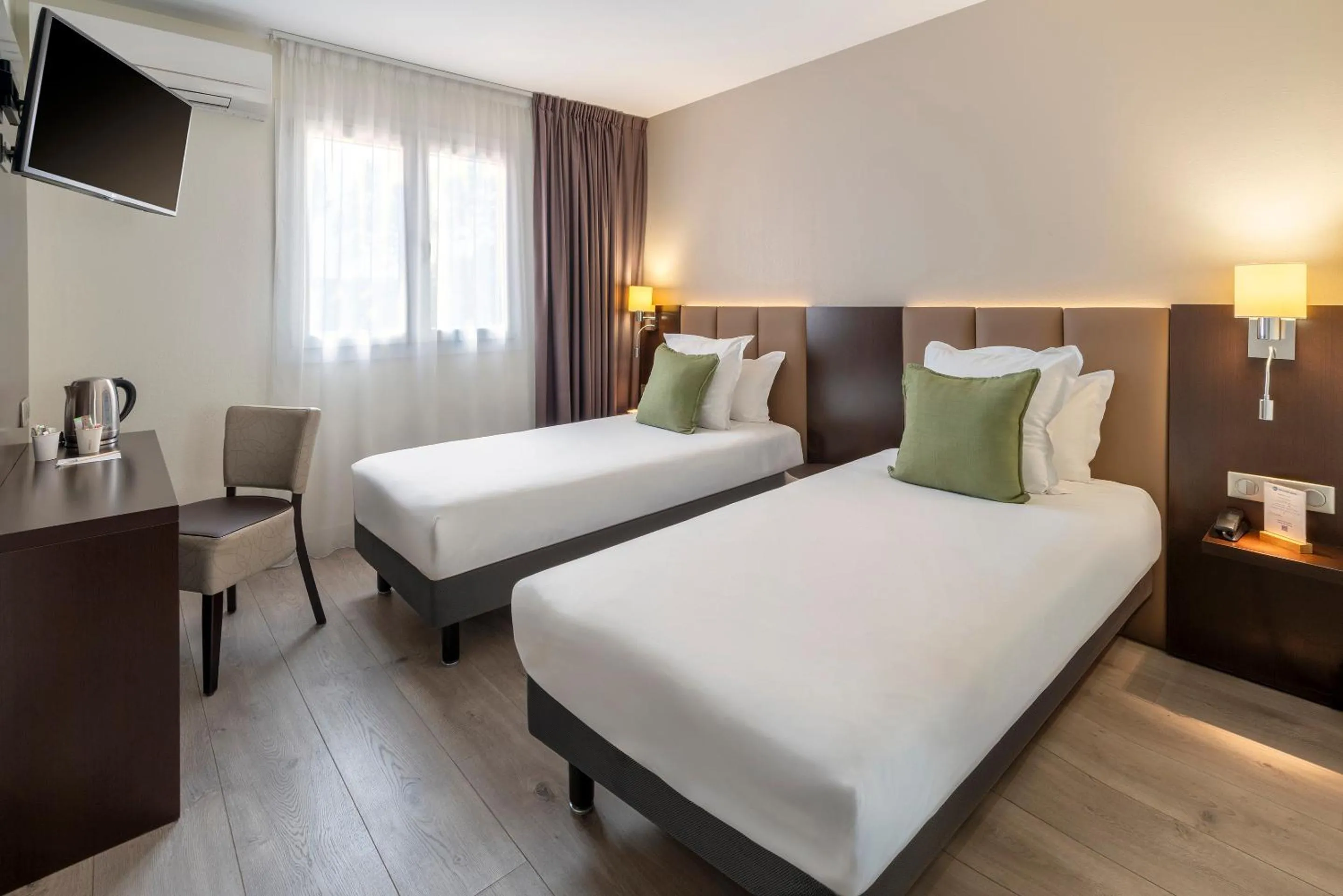 Classic Twin Room - Non-Smoking in Best Western Terre de Provence