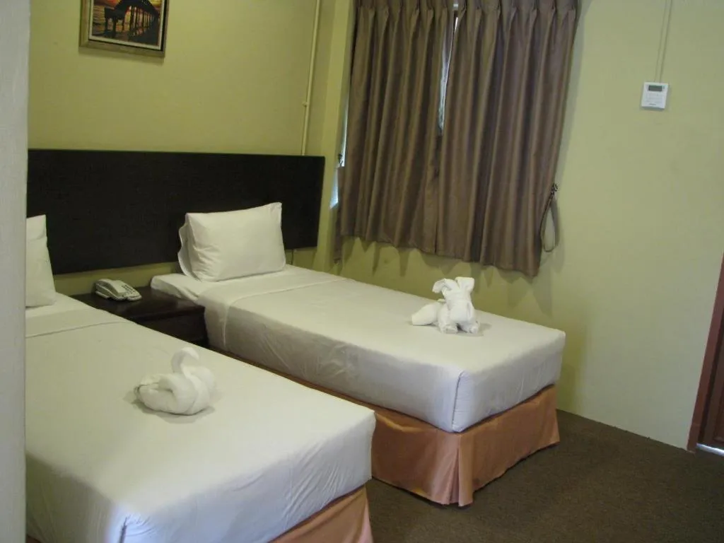 Standard Twin Room in Mersing Merlin Inn