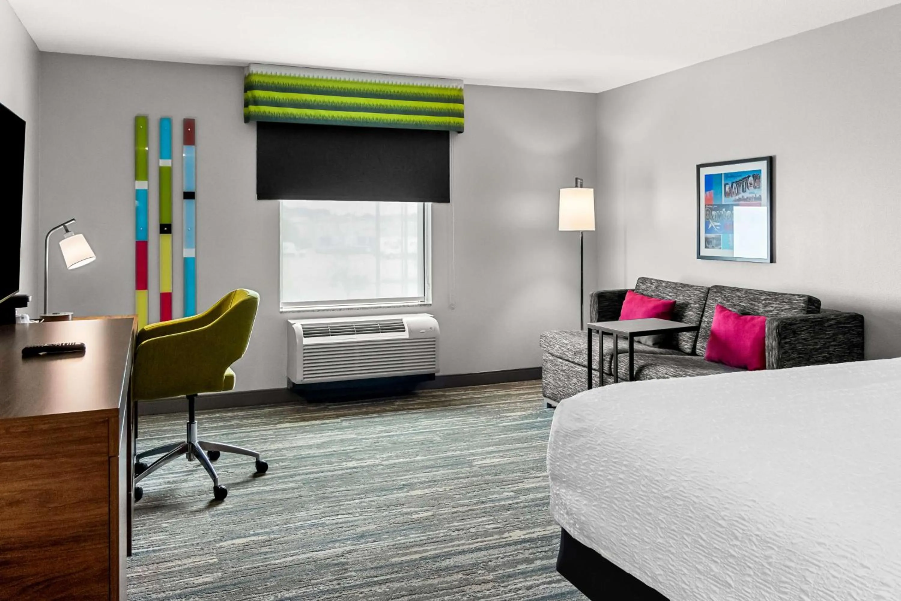King Room with Sofa Bed in Hampton Inn by Hilton Dayton South