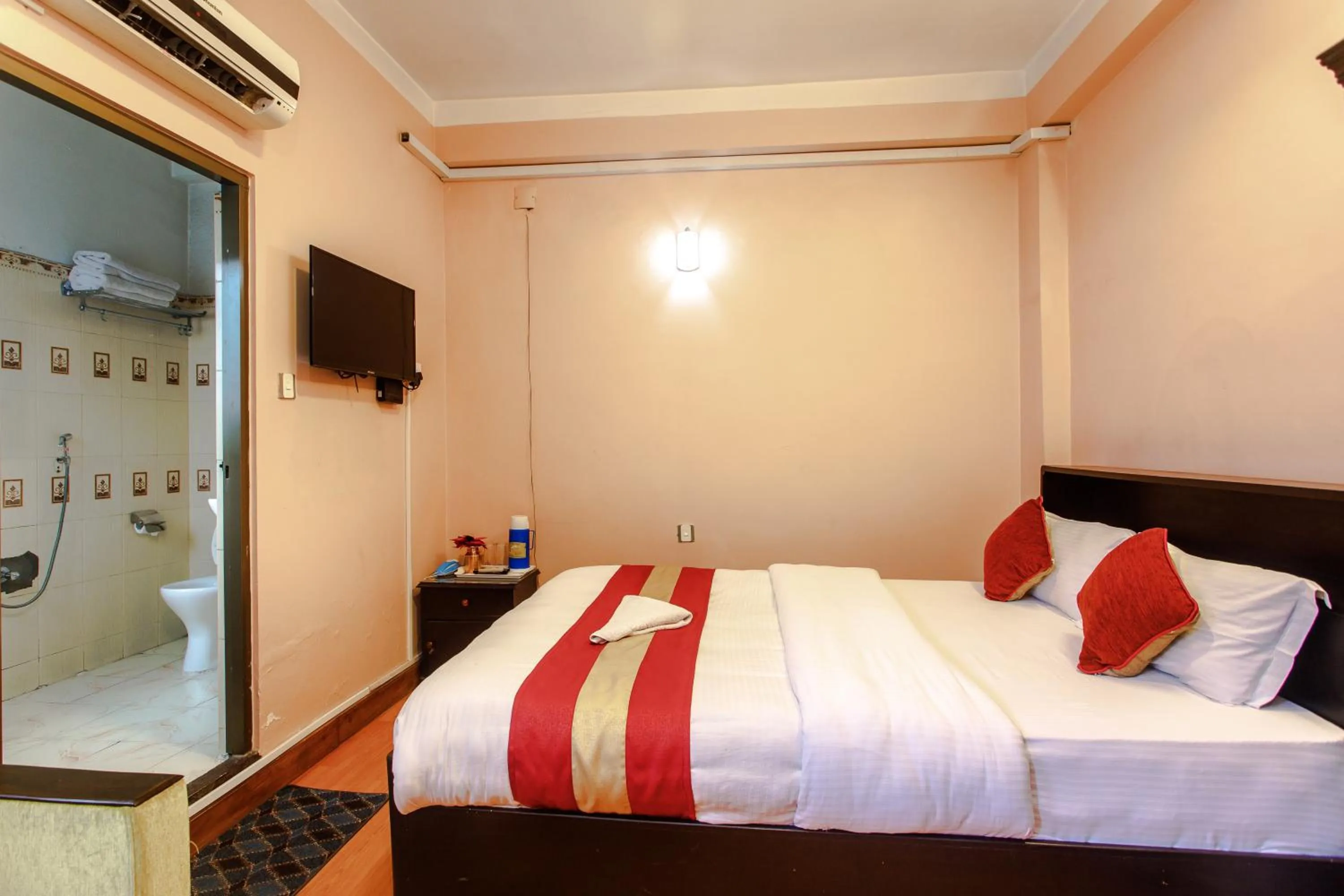 Standard Double Room with 24-hour Check-in - single occupancy in Hotel Nepalaya