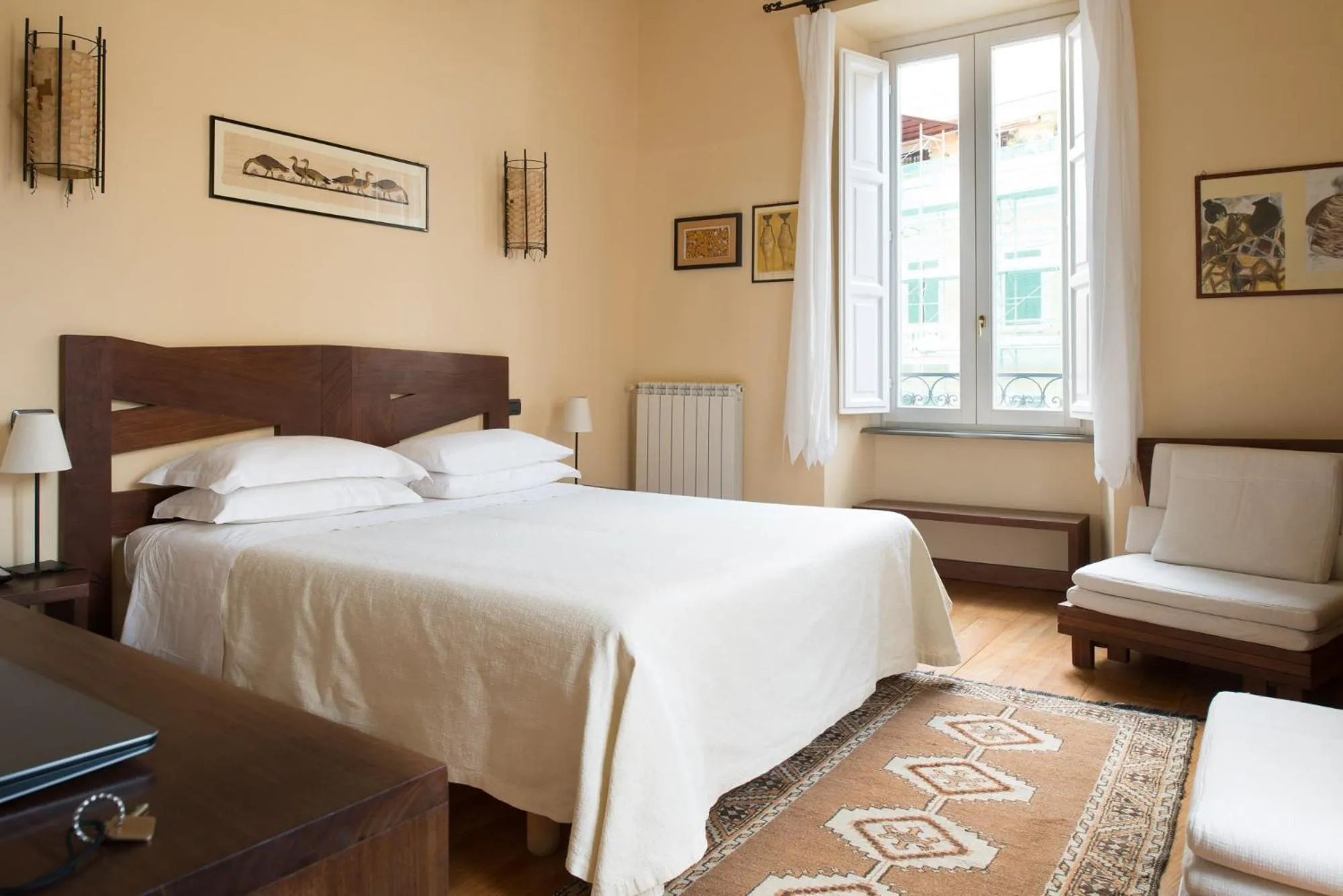 Deluxe Queen Room - single occupancy in Palm Gallery Hotel