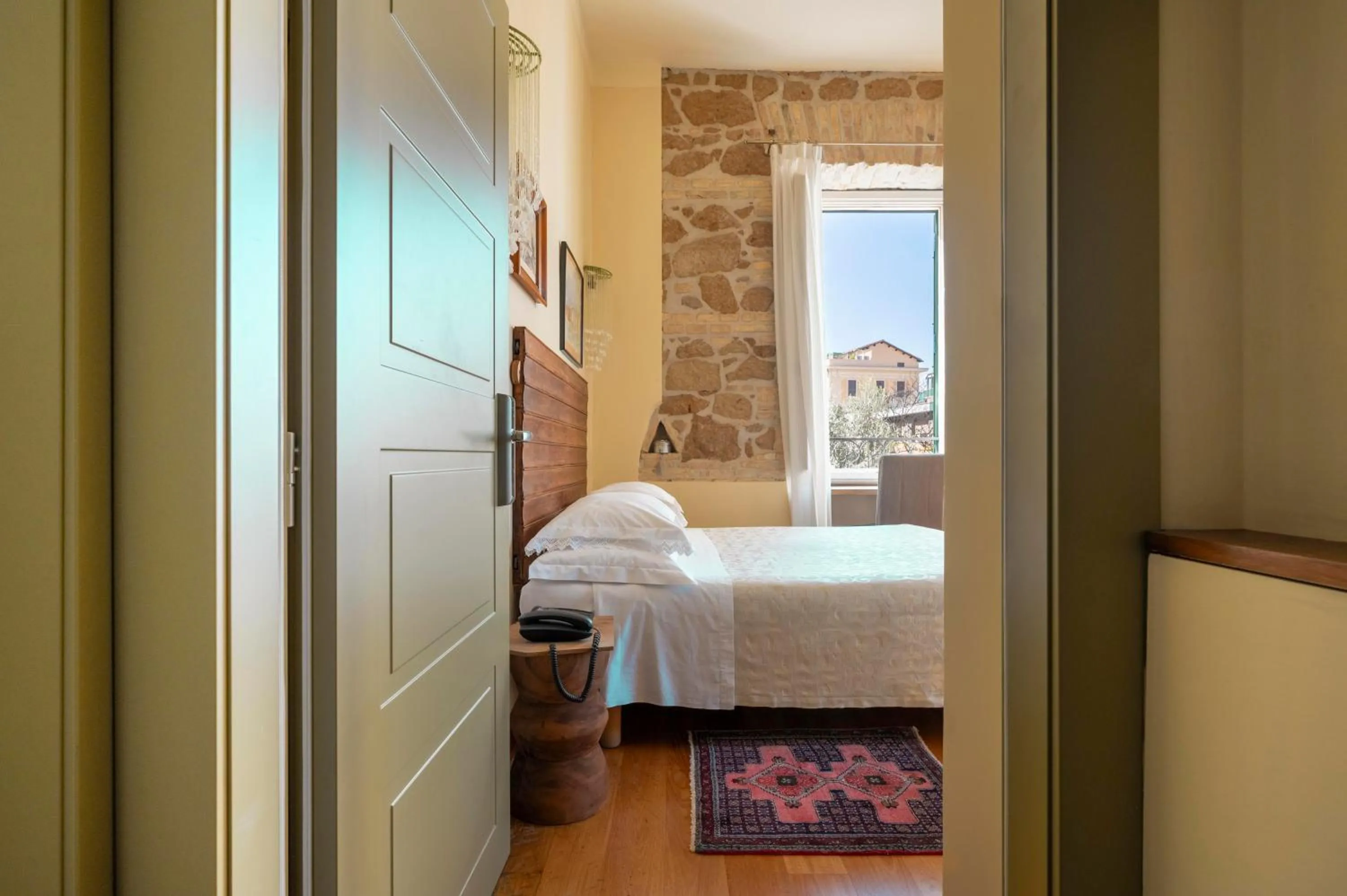 Deluxe King Room - single occupancy in Palm Gallery Hotel