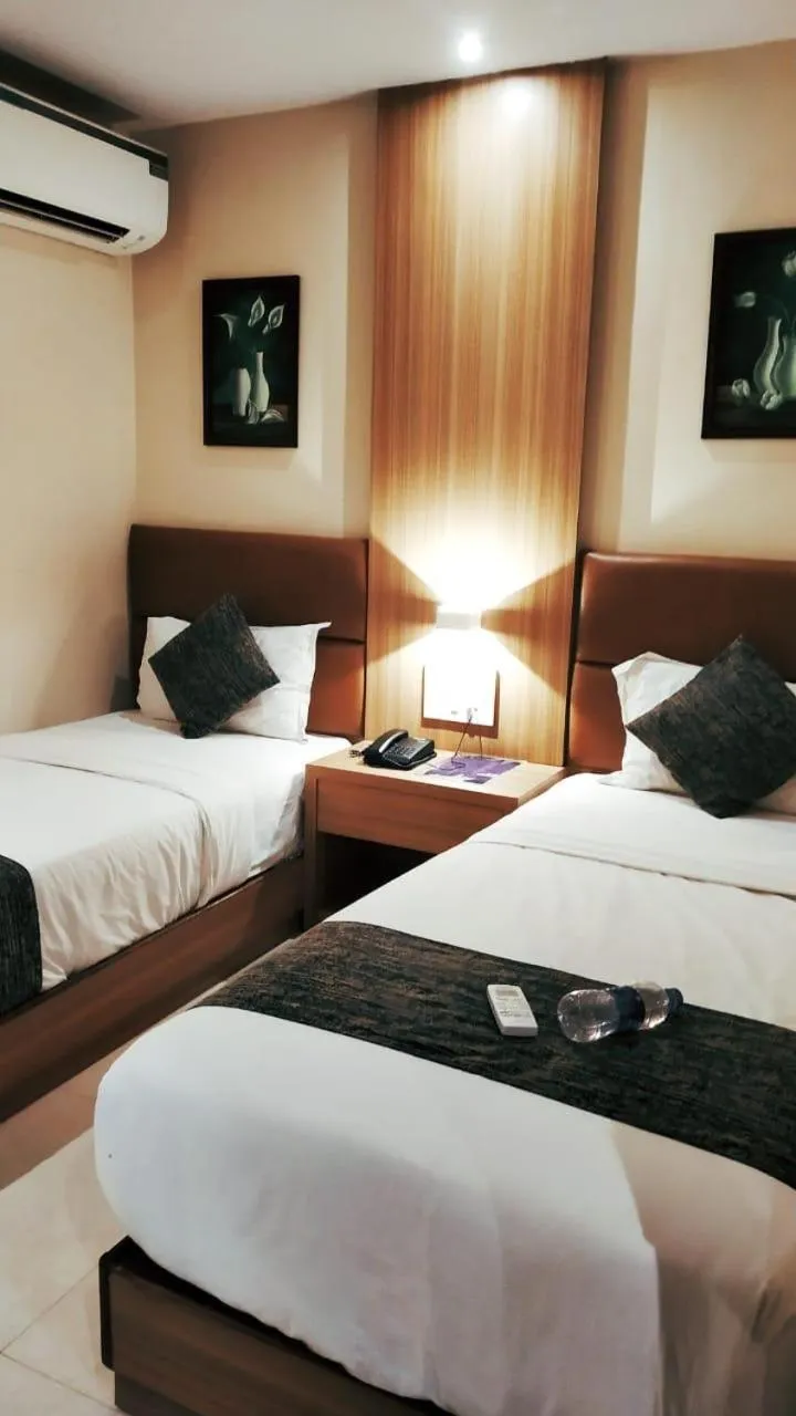 Twin Room - single occupancy in Hotel West Blue