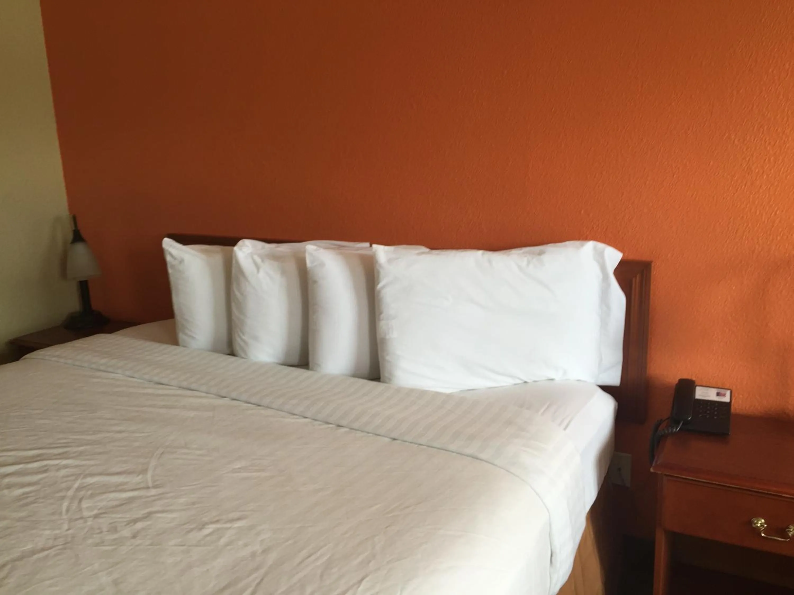 Quadruple Room - Disability Access - Non-Smoking in Motel 6-Brunswick, GA