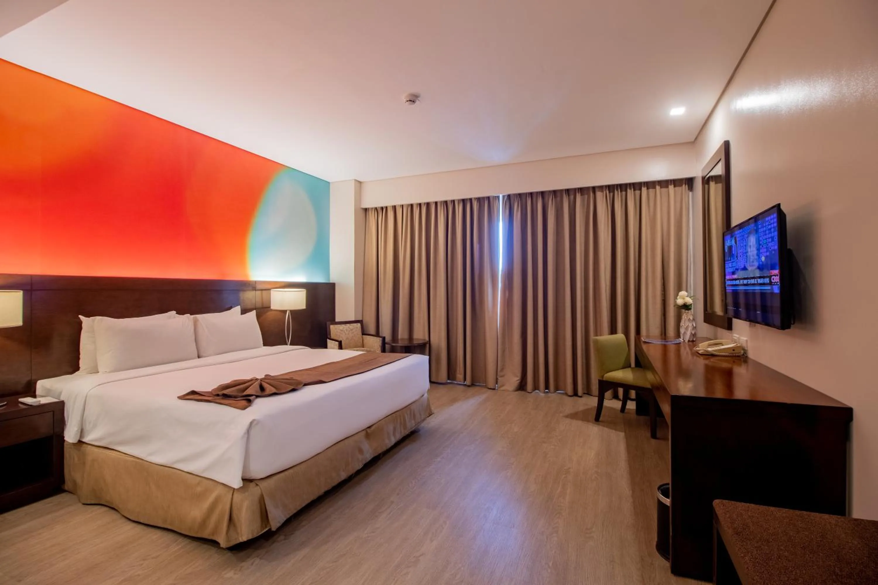 Deluxe Double Room in Harolds Hotel Cebu