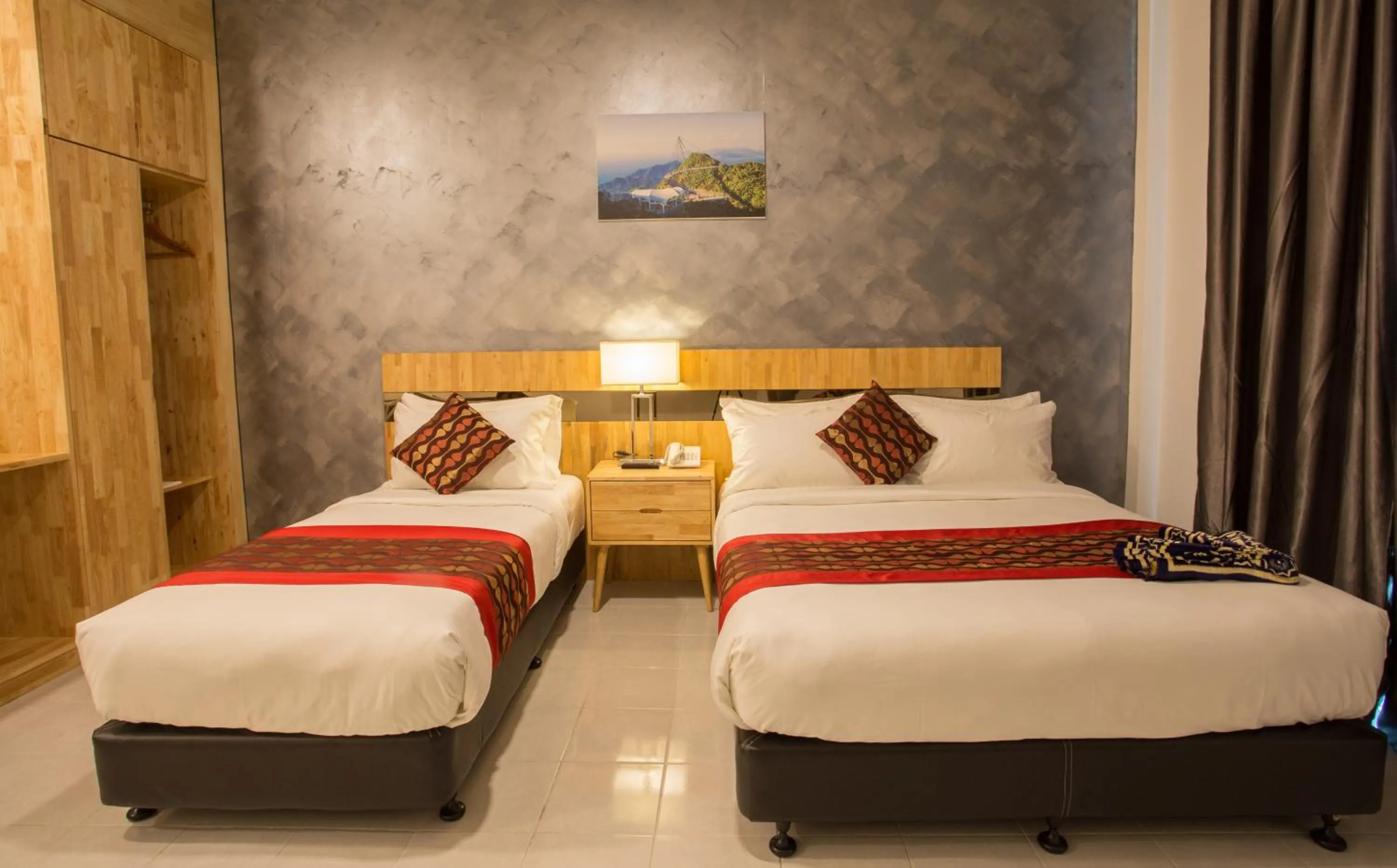 Deluxe Family Room in Hotel Adya Express Chenang