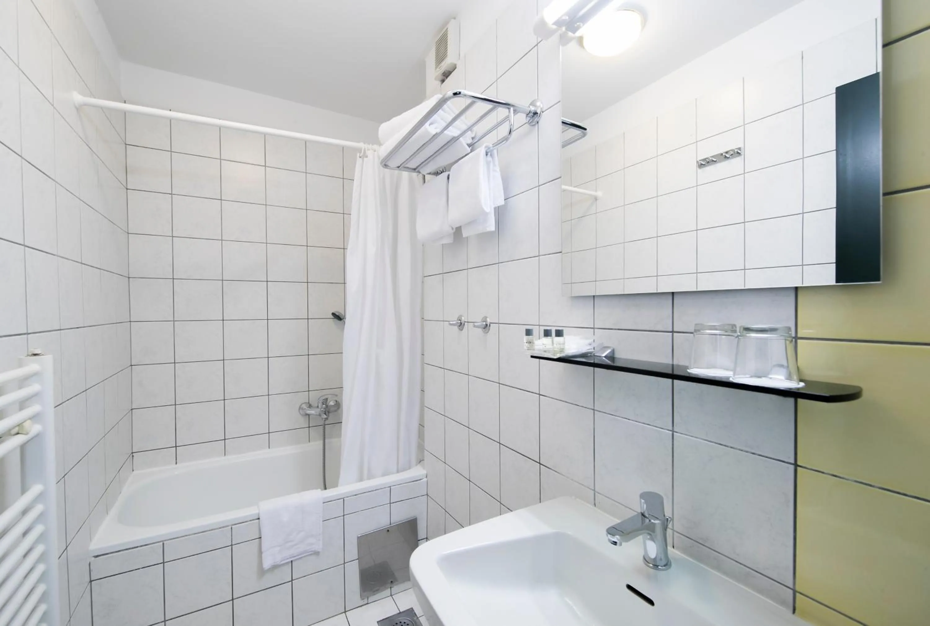 Standard Family Room (2 Adults + 2 Children) in Hotel Vile Park