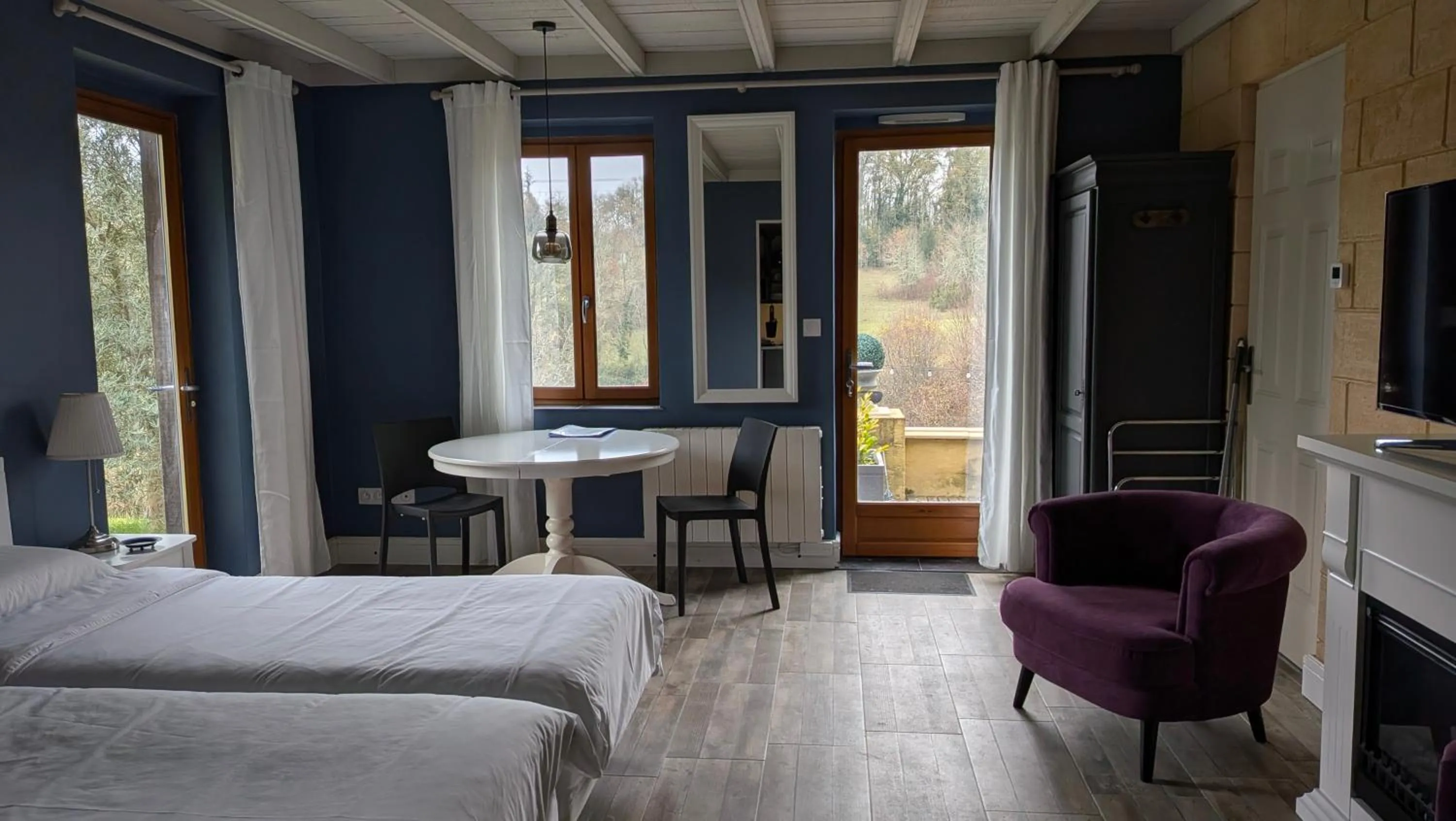 Superior Double or Twin Room with Terrace in BonBon Chambre d'hôtes