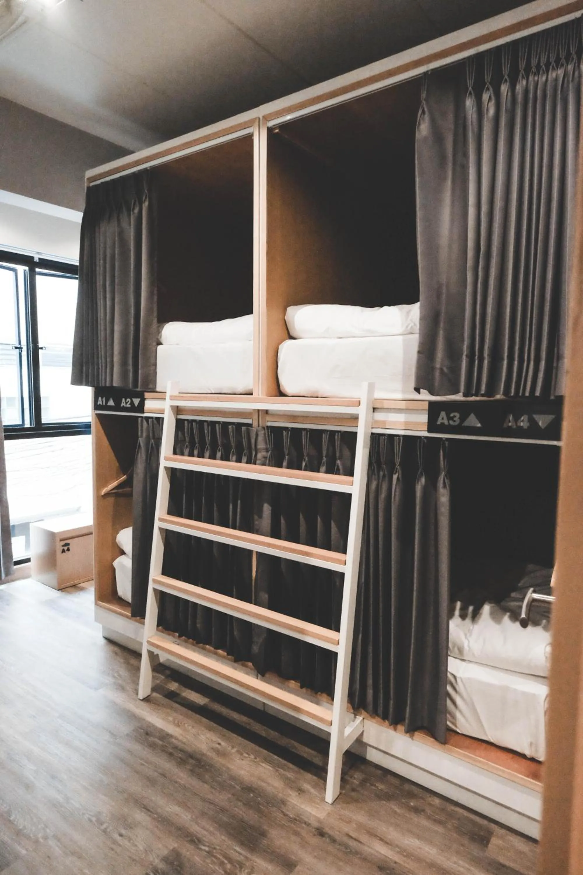 Bed in 8-Bed Mixed Dormitory Room in Stay Thapae Hostel